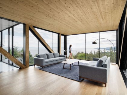 A Simple and Elegant House with Spectacular 360 Degree Views in Charlevoix by ACDF Architecture (9)