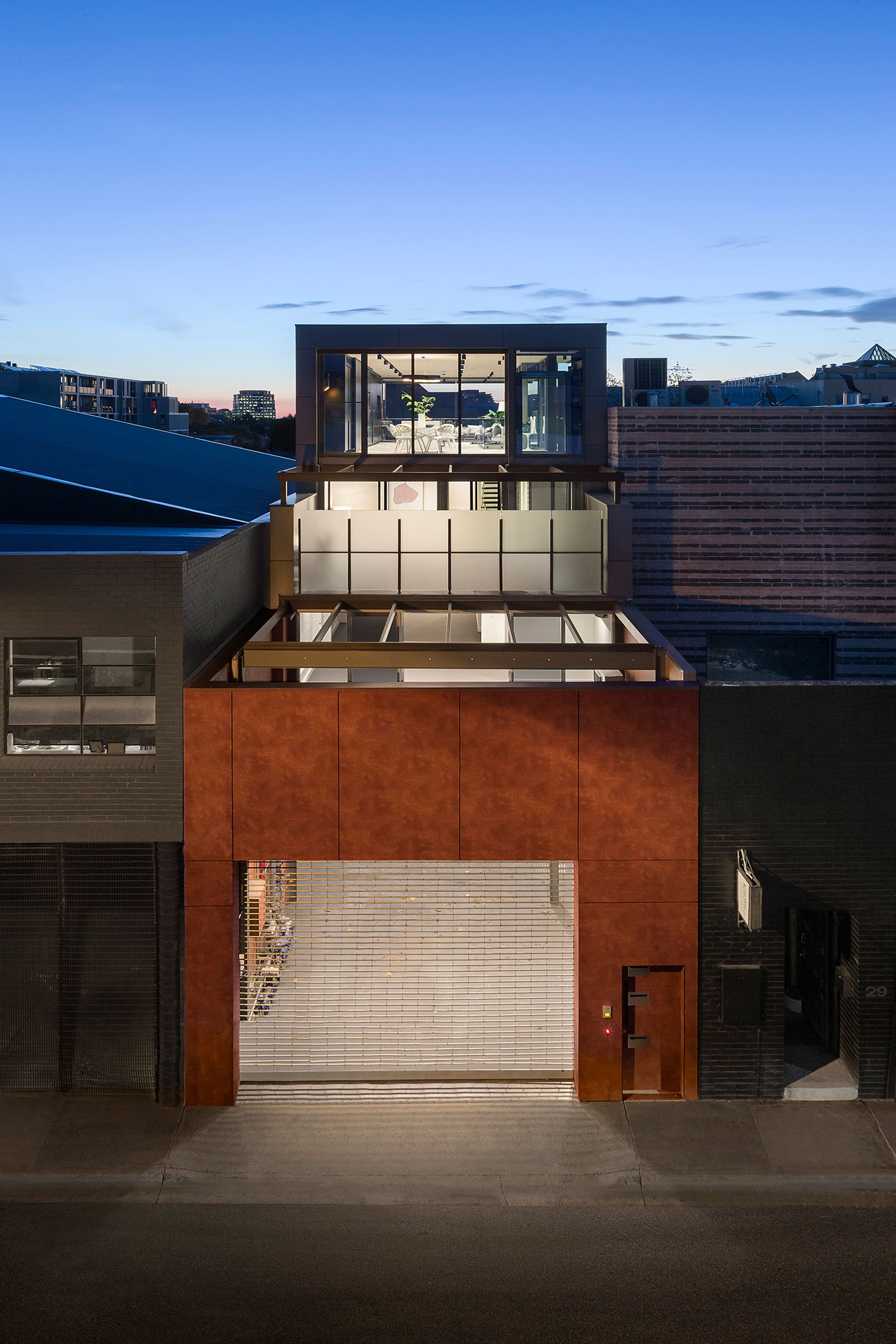 A Sleek Contemporary Home Offers Elegance, Lots of Light and Spectacular Views in Prahran, Australia by LSA Architects (20)