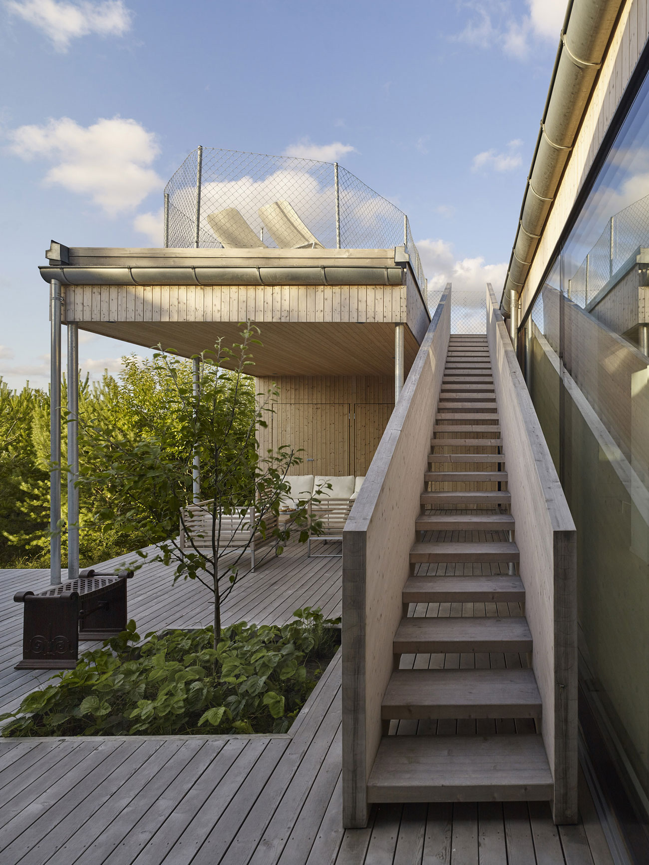 A Small and Elegant Home for a Young Couple in Gothenburg, Sweden by Wingardhs (5)