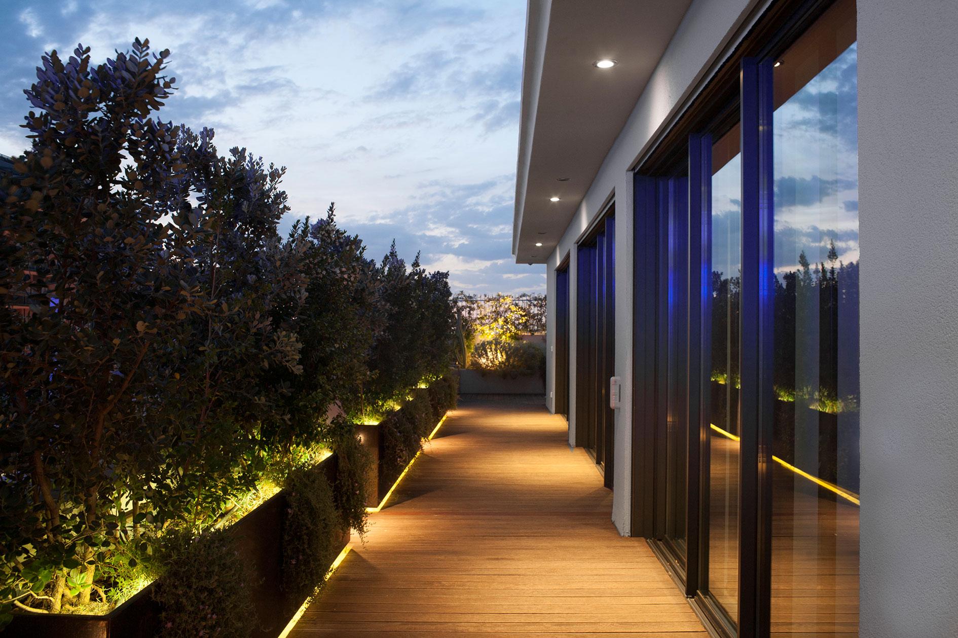 A Smart and Stylish Home Filled with Modern Elegance in Bari, Italy by 3C+M architettura (11)