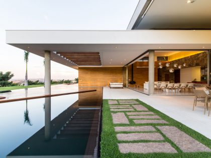 A Smooth and Elegant Contemporary Home with Stunning Views in Itupeva, Brazil by Gustavo Arbex (12)