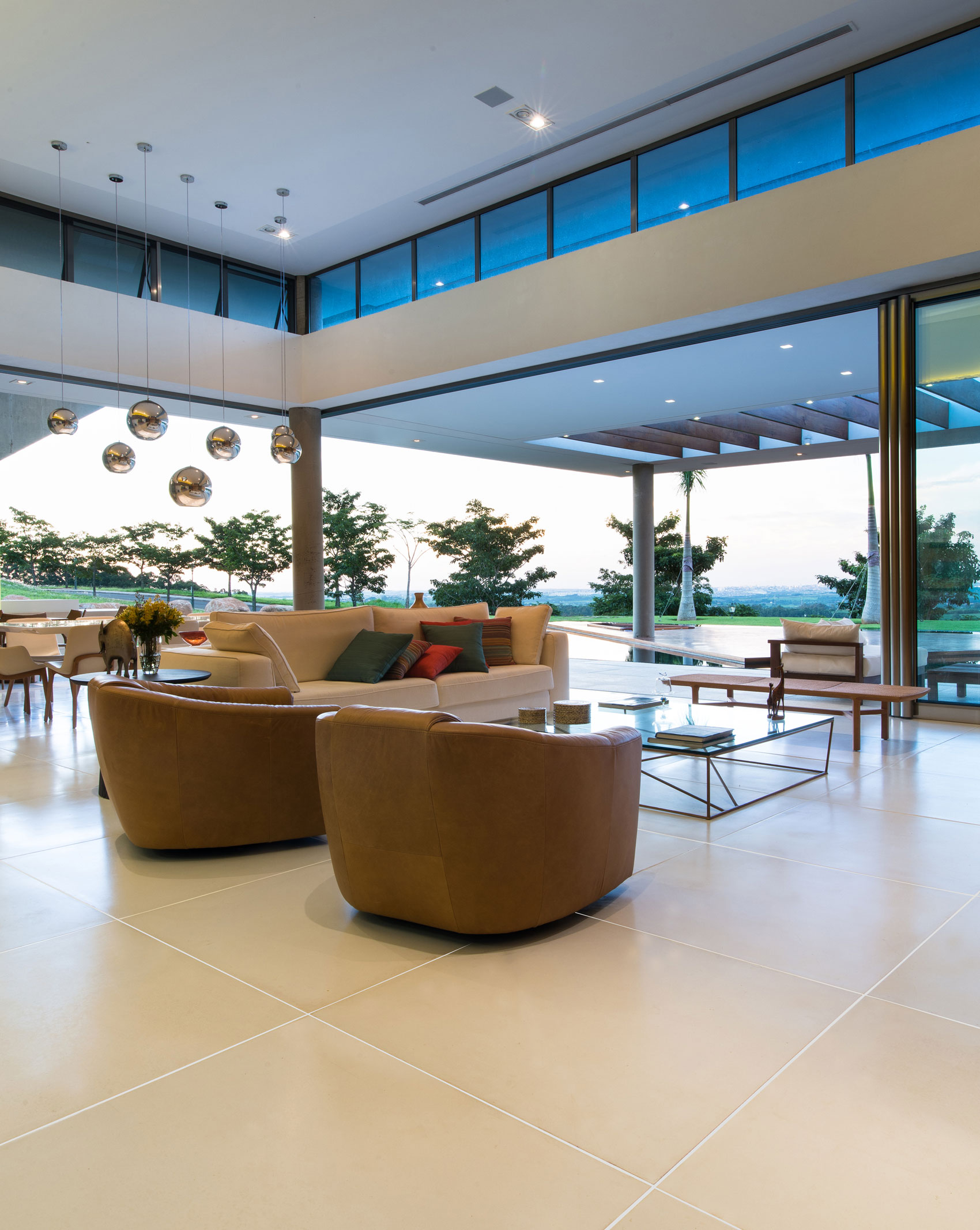 A Smooth and Elegant Contemporary Home with Stunning Views in Itupeva, Brazil by Gustavo Arbex (20)