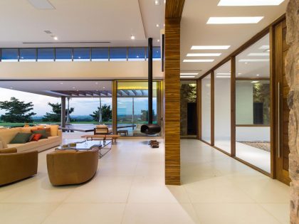 A Smooth and Elegant Contemporary Home with Stunning Views in Itupeva, Brazil by Gustavo Arbex (21)