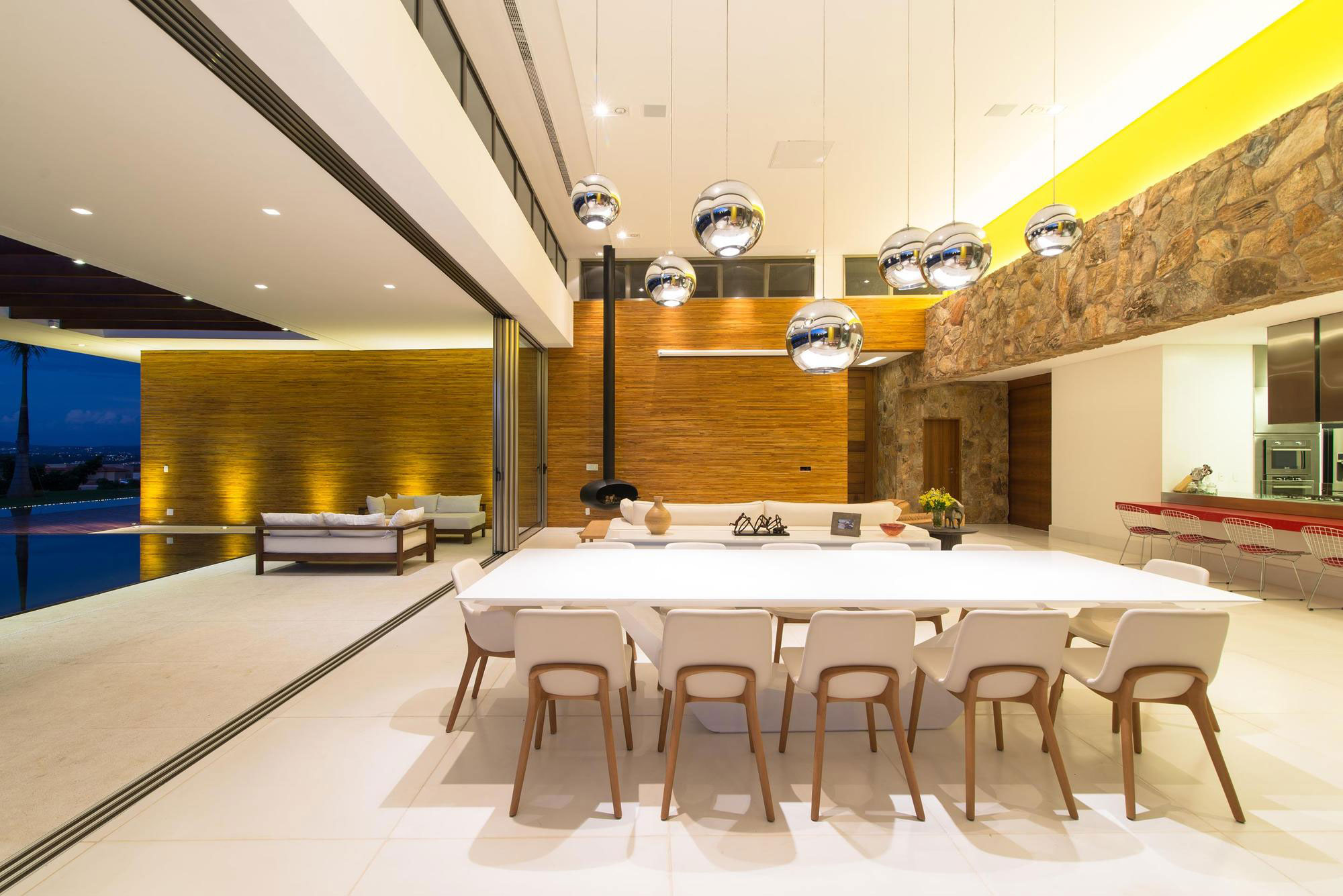A Smooth and Elegant Contemporary Home with Stunning Views in Itupeva, Brazil by Gustavo Arbex (28)