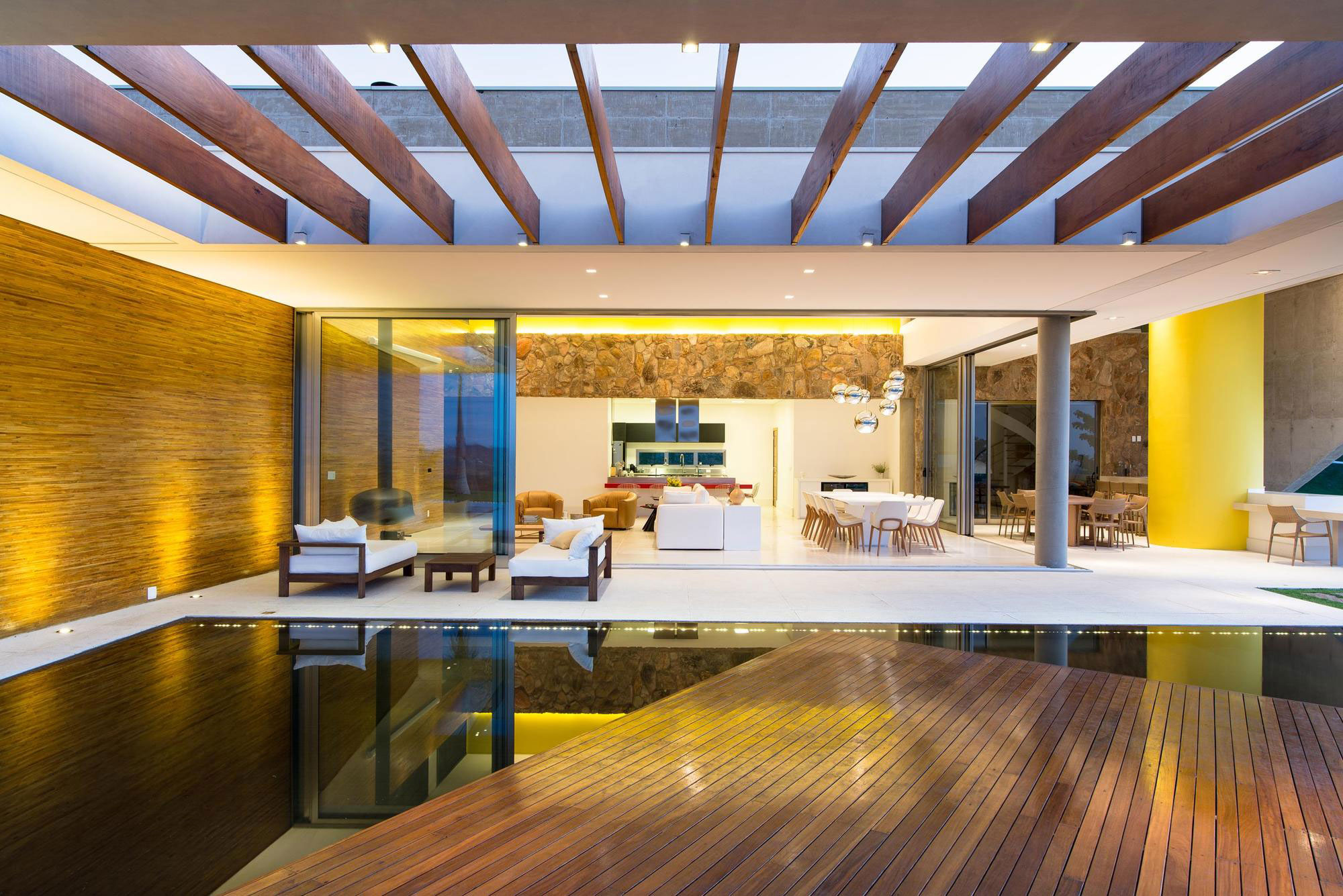 A Smooth and Elegant Contemporary Home with Stunning Views in Itupeva, Brazil by Gustavo Arbex (30)