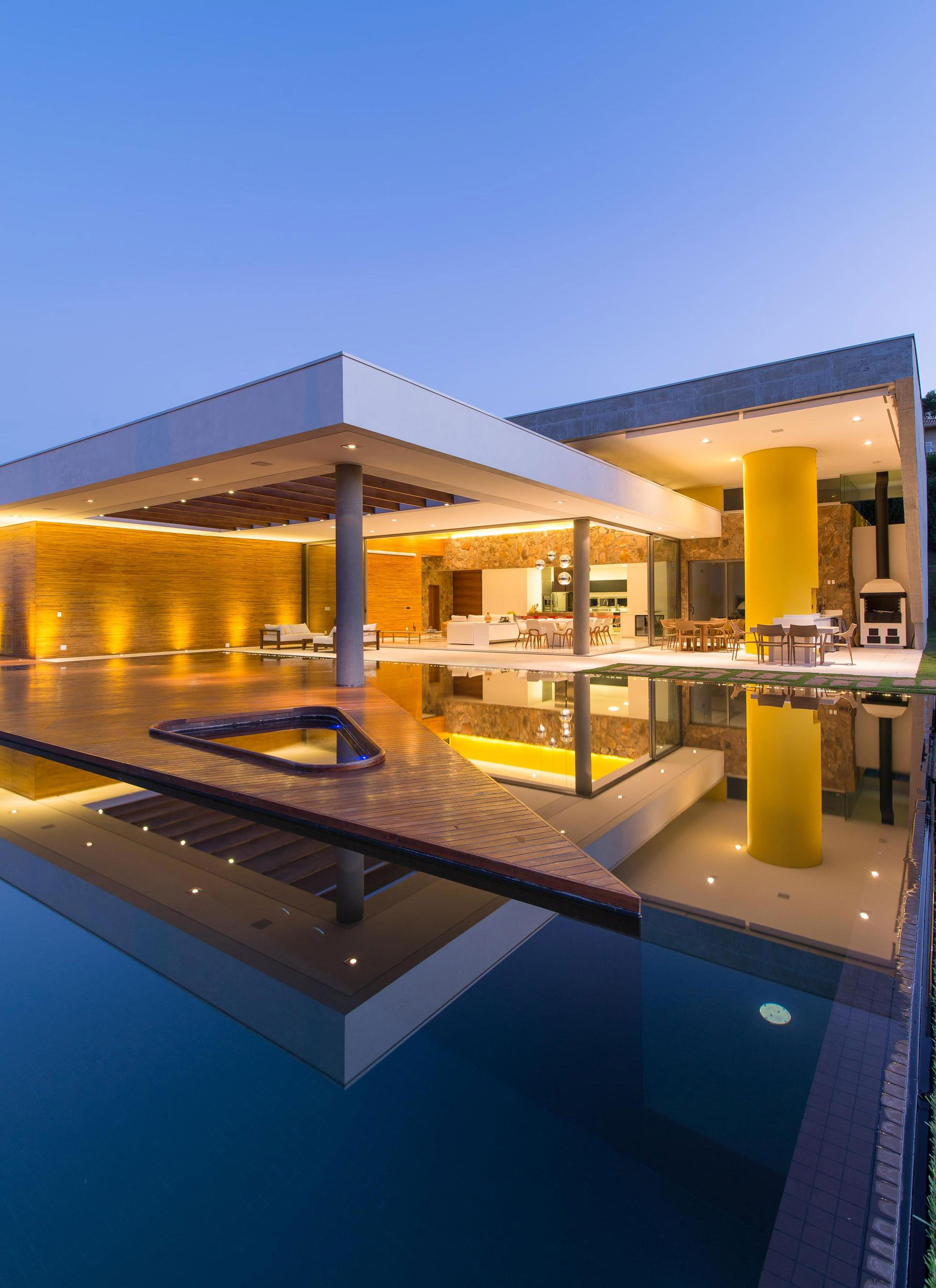 A Smooth and Elegant Contemporary Home with Stunning Views in Itupeva, Brazil by Gustavo Arbex (32)