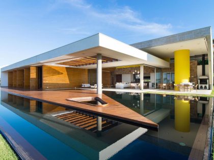 A Smooth and Elegant Contemporary Home with Stunning Views in Itupeva, Brazil by Gustavo Arbex (8)
