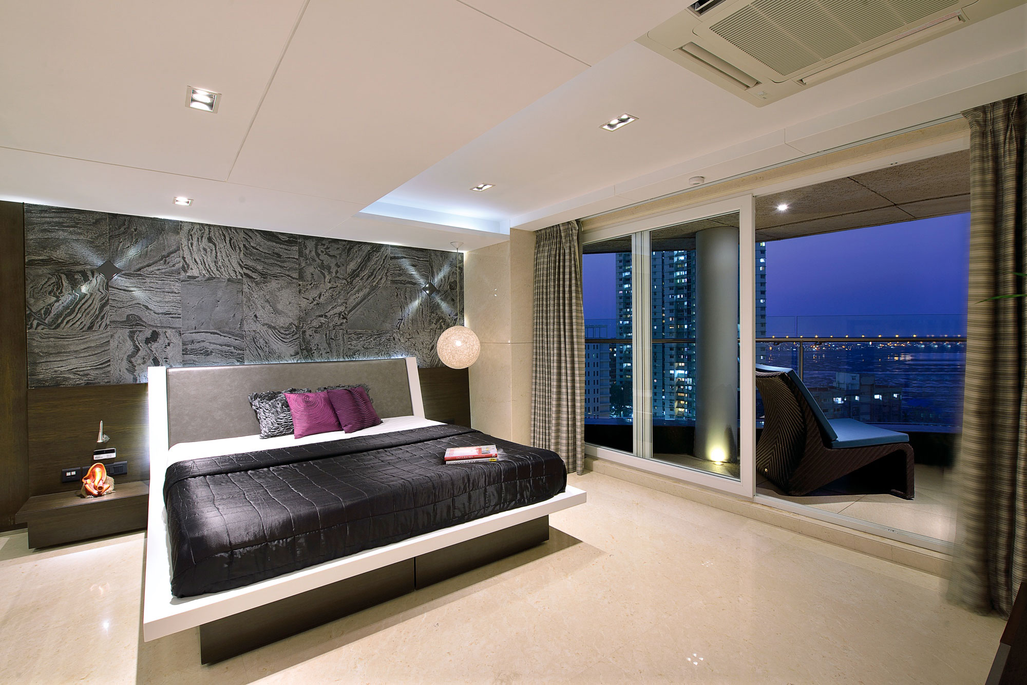 A Sophisticated Triplex Penthouse with Splendid and Elegant Ambiance in Mumbai, India by Space Dynamix (12)