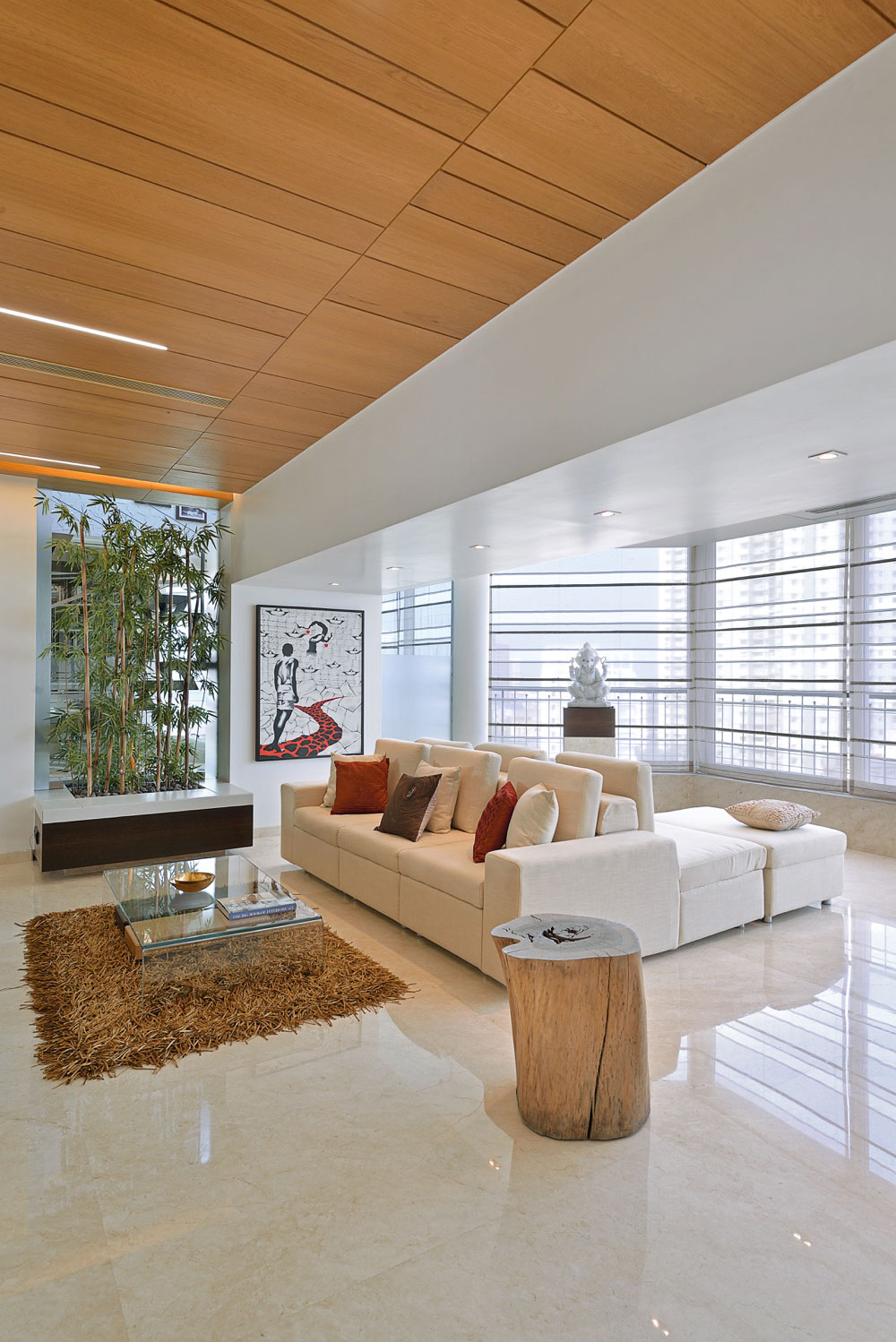 A Sophisticated Triplex Penthouse with Splendid and Elegant Ambiance in Mumbai, India by Space Dynamix (2)