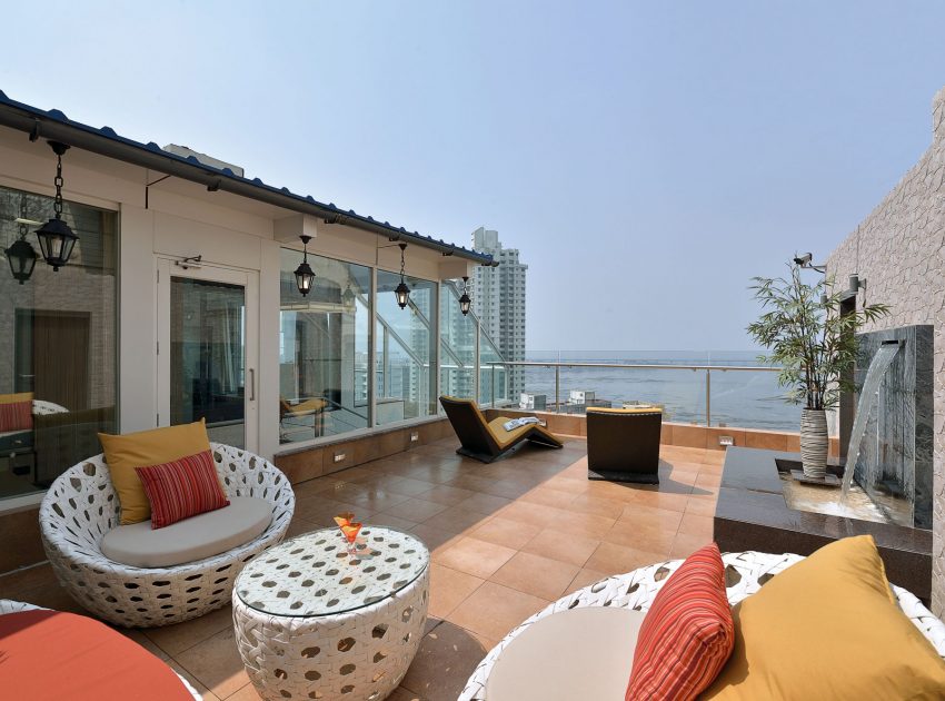 A Sophisticated Triplex Penthouse with Splendid and Elegant Ambiance in Mumbai, India by Space Dynamix (21)