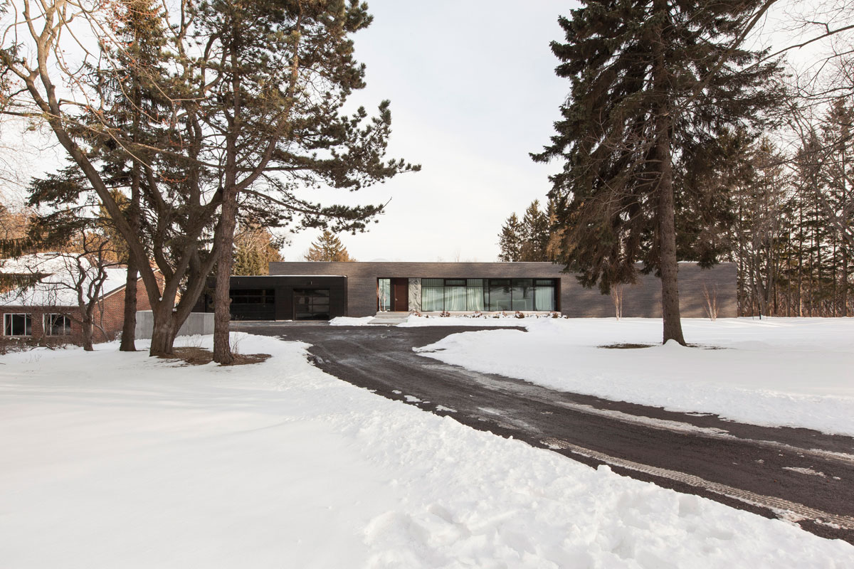 A Spacious Contemporary Home for a Young Professional Couple in Scarborough Bluffs by rzlbd (1)