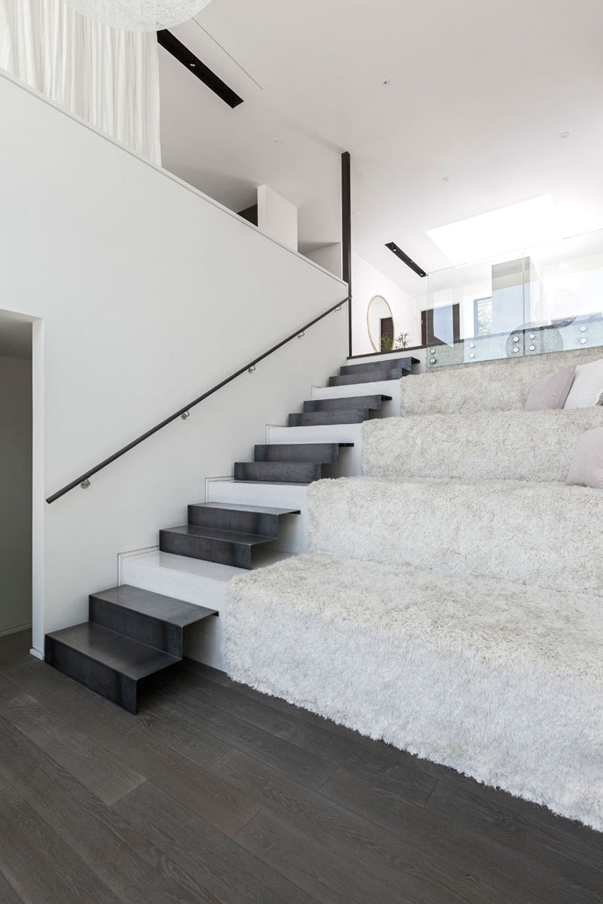 A Spacious Contemporary Home for a Young Professional Couple in Scarborough Bluffs by rzlbd (10)