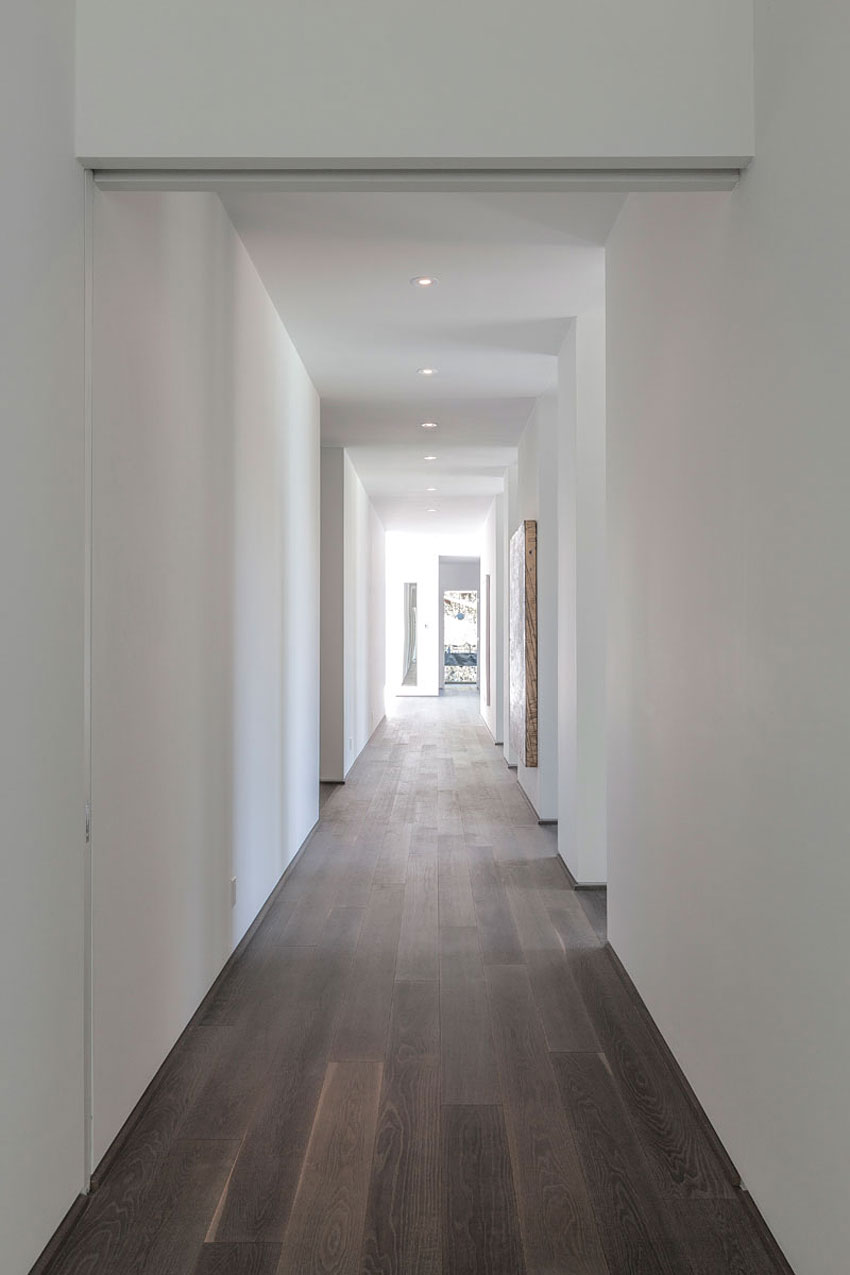A Spacious Contemporary Home for a Young Professional Couple in Scarborough Bluffs by rzlbd (12)