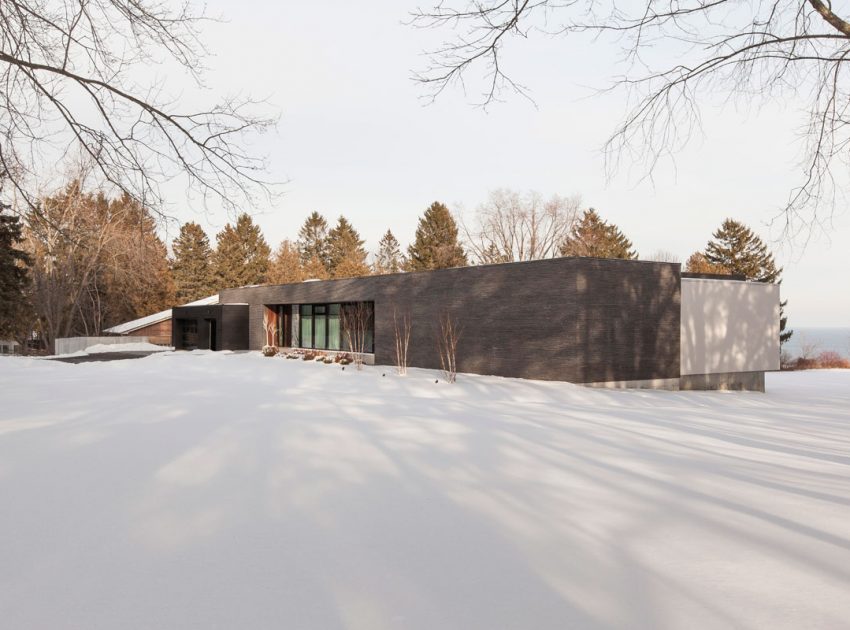A Spacious Contemporary Home for a Young Professional Couple in Scarborough Bluffs by rzlbd (2)