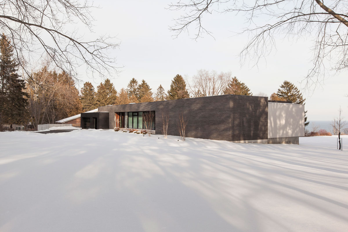 A Spacious Contemporary Home for a Young Professional Couple in Scarborough Bluffs by rzlbd (2)