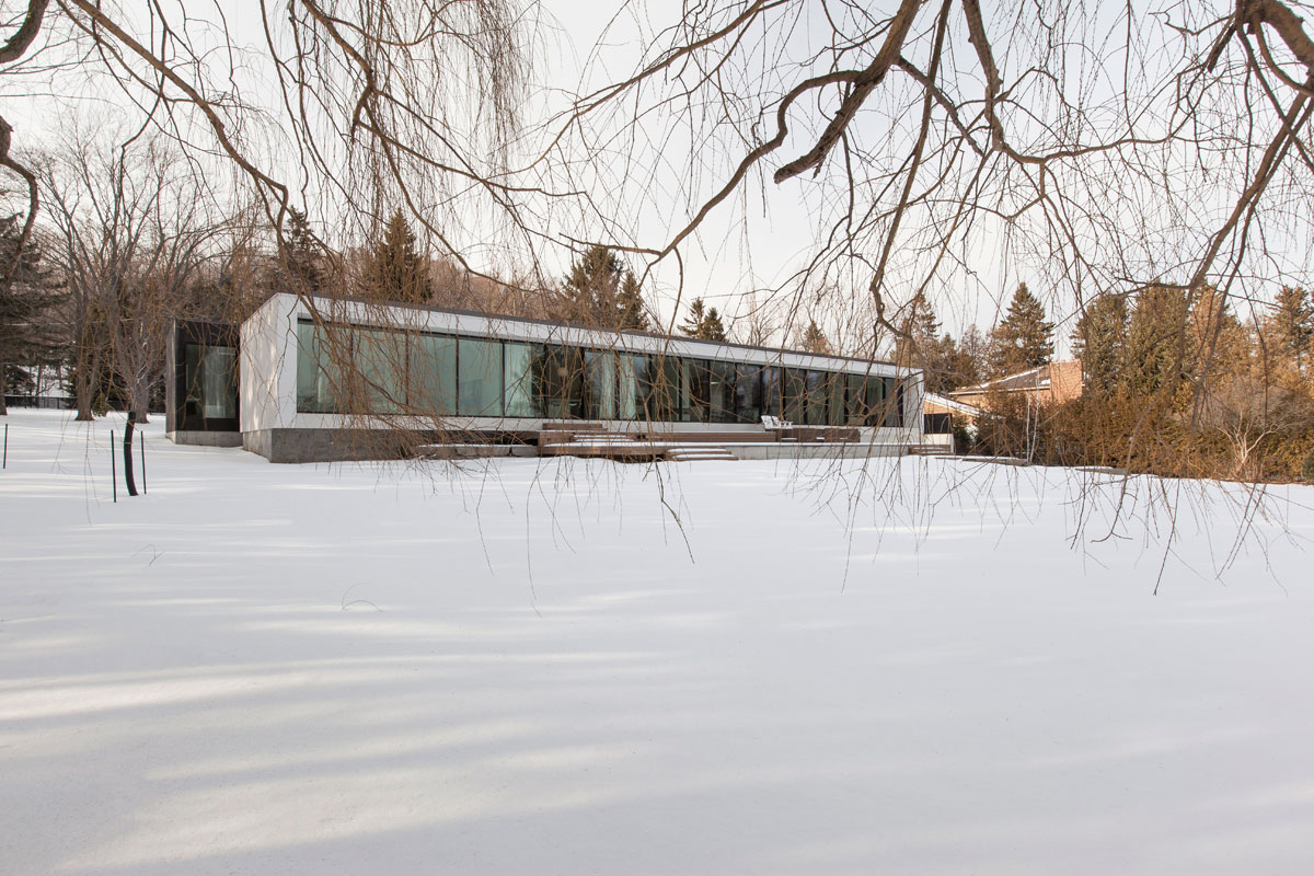 A Spacious Contemporary Home for a Young Professional Couple in Scarborough Bluffs by rzlbd (3)
