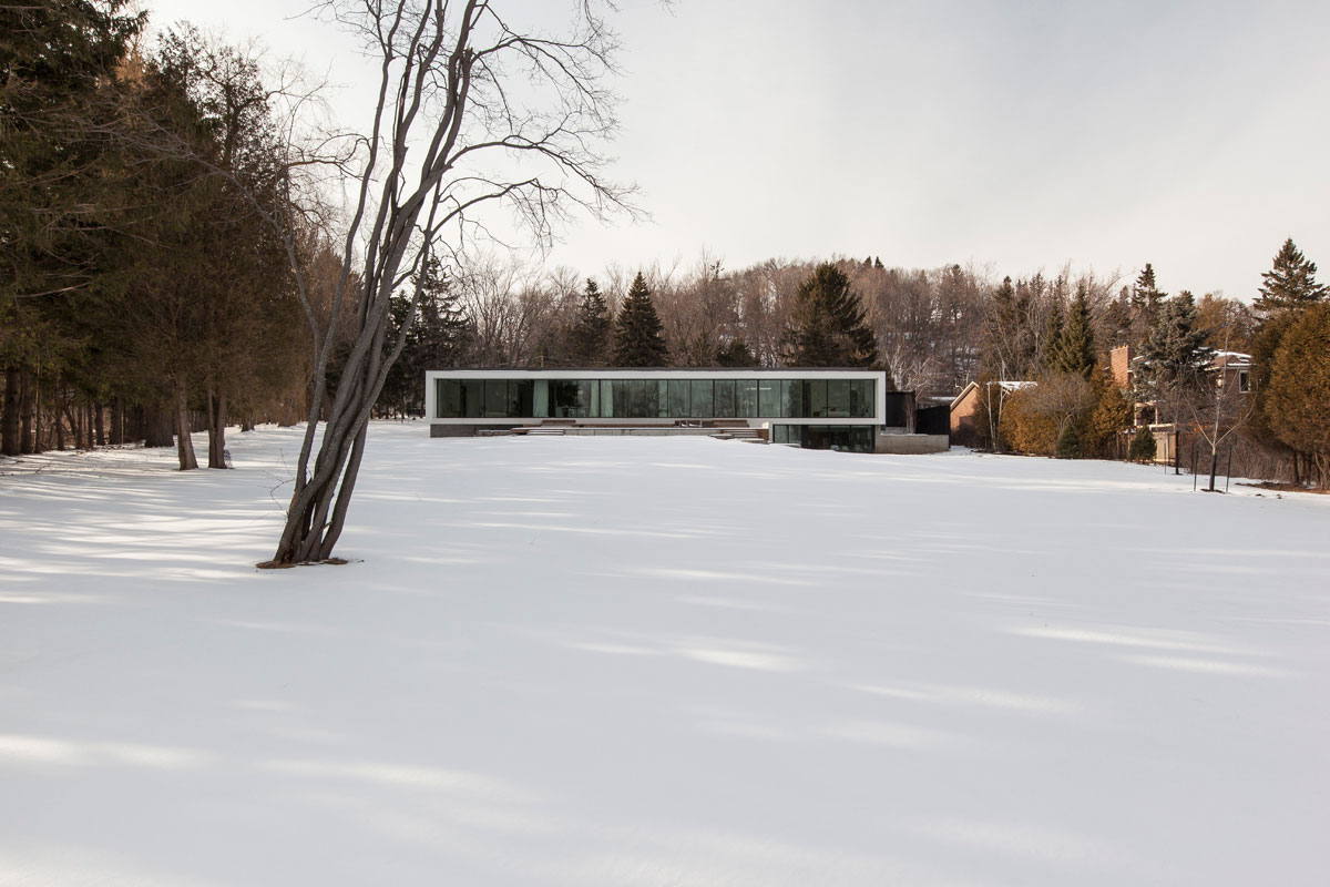A Spacious Contemporary Home for a Young Professional Couple in Scarborough Bluffs by rzlbd (4)