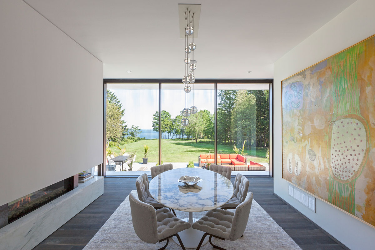 A Spacious Contemporary Home for a Young Professional Couple in Scarborough Bluffs by rzlbd (9)