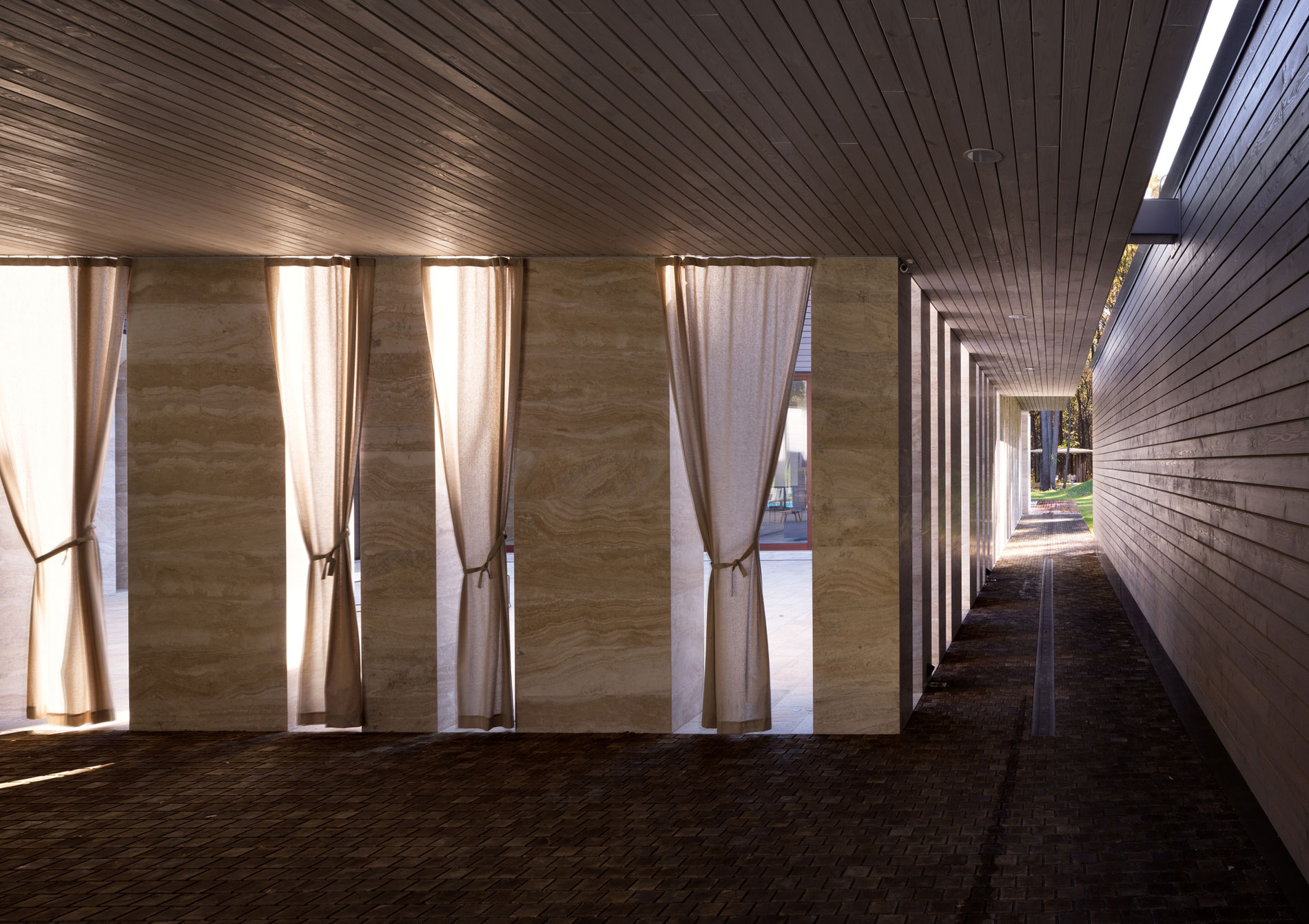 A Spacious Contemporary House Hidden in a Dense Oak Forest in Kharkiv, Ukraine by Drozdov&Partners (4)