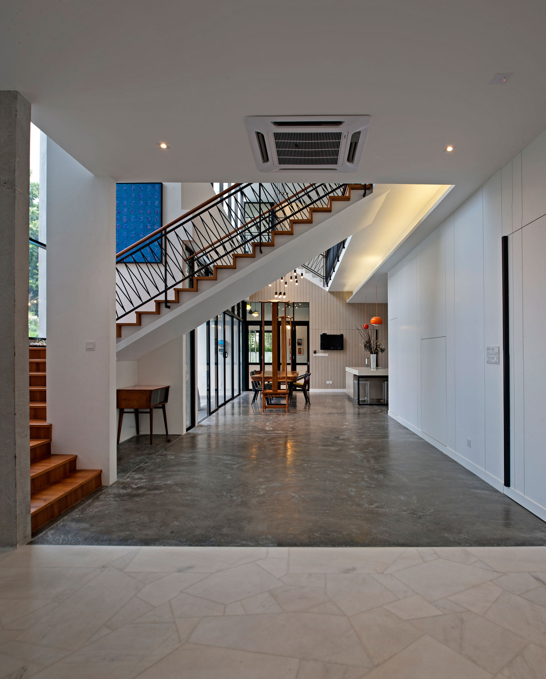 A Spacious Contemporary House with Stunning and Elegant Interiors in Selangor, Malaysia by Seshan Design (13)