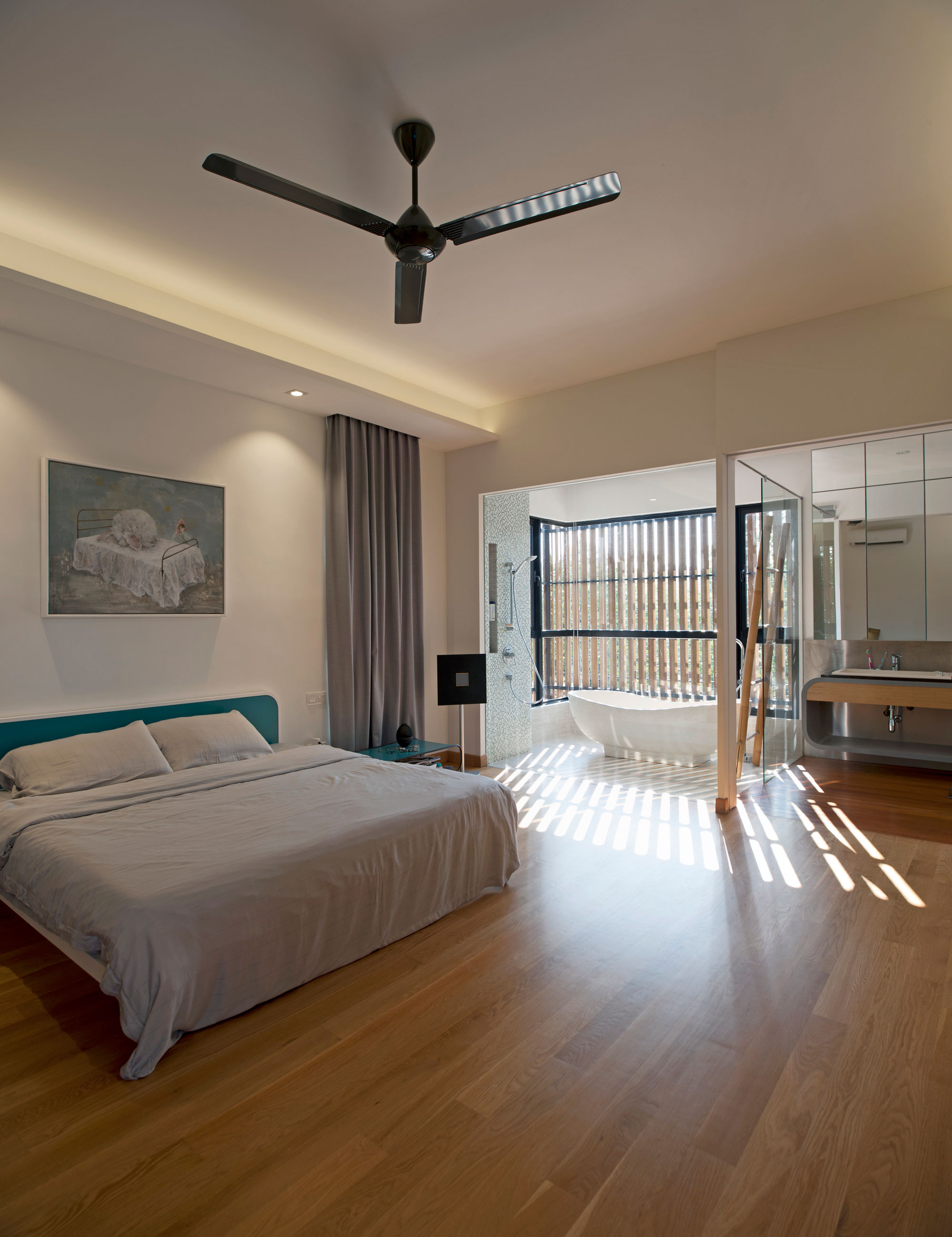 A Spacious Contemporary House with Stunning and Elegant Interiors in Selangor, Malaysia by Seshan Design (19)