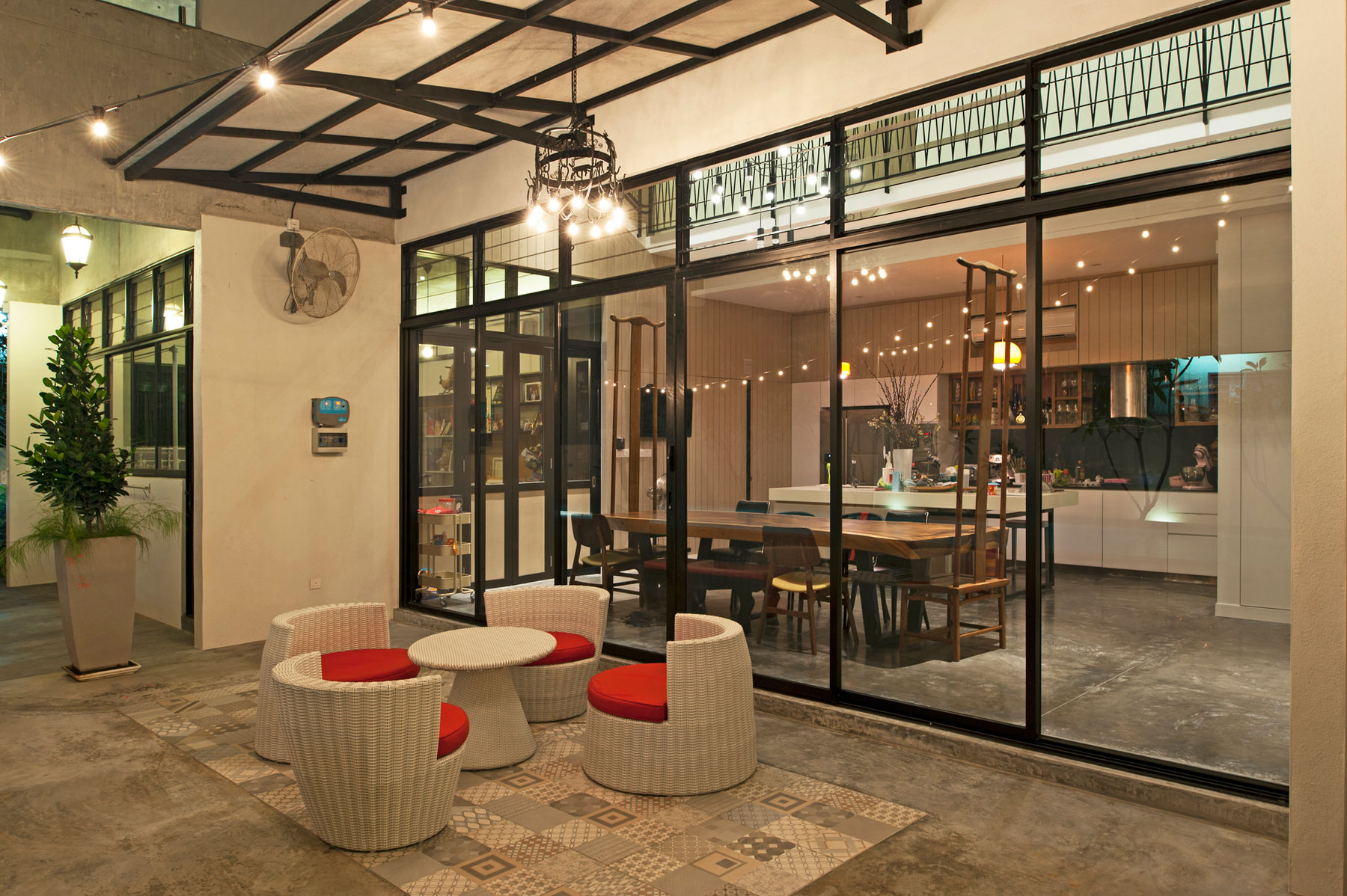 A Spacious Contemporary House with Stunning and Elegant Interiors in Selangor, Malaysia by Seshan Design (27)