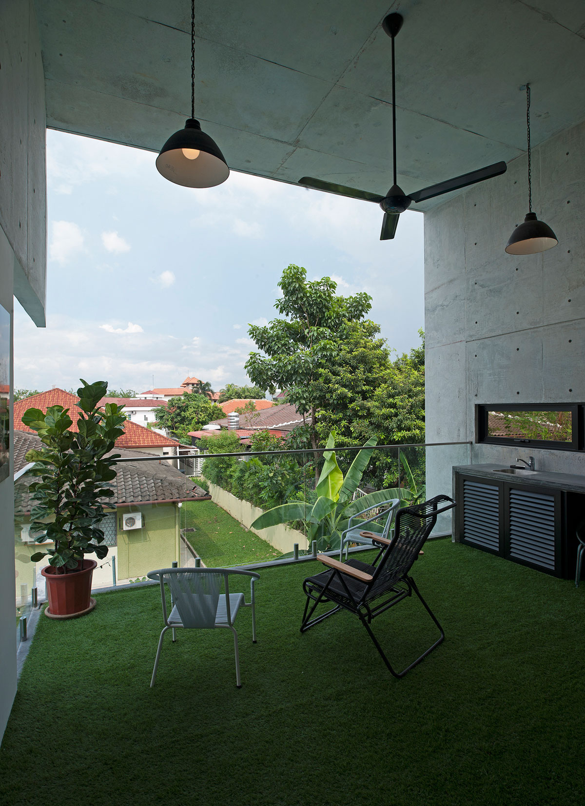 A Spacious Contemporary House with Stunning and Elegant Interiors in Selangor, Malaysia by Seshan Design (7)
