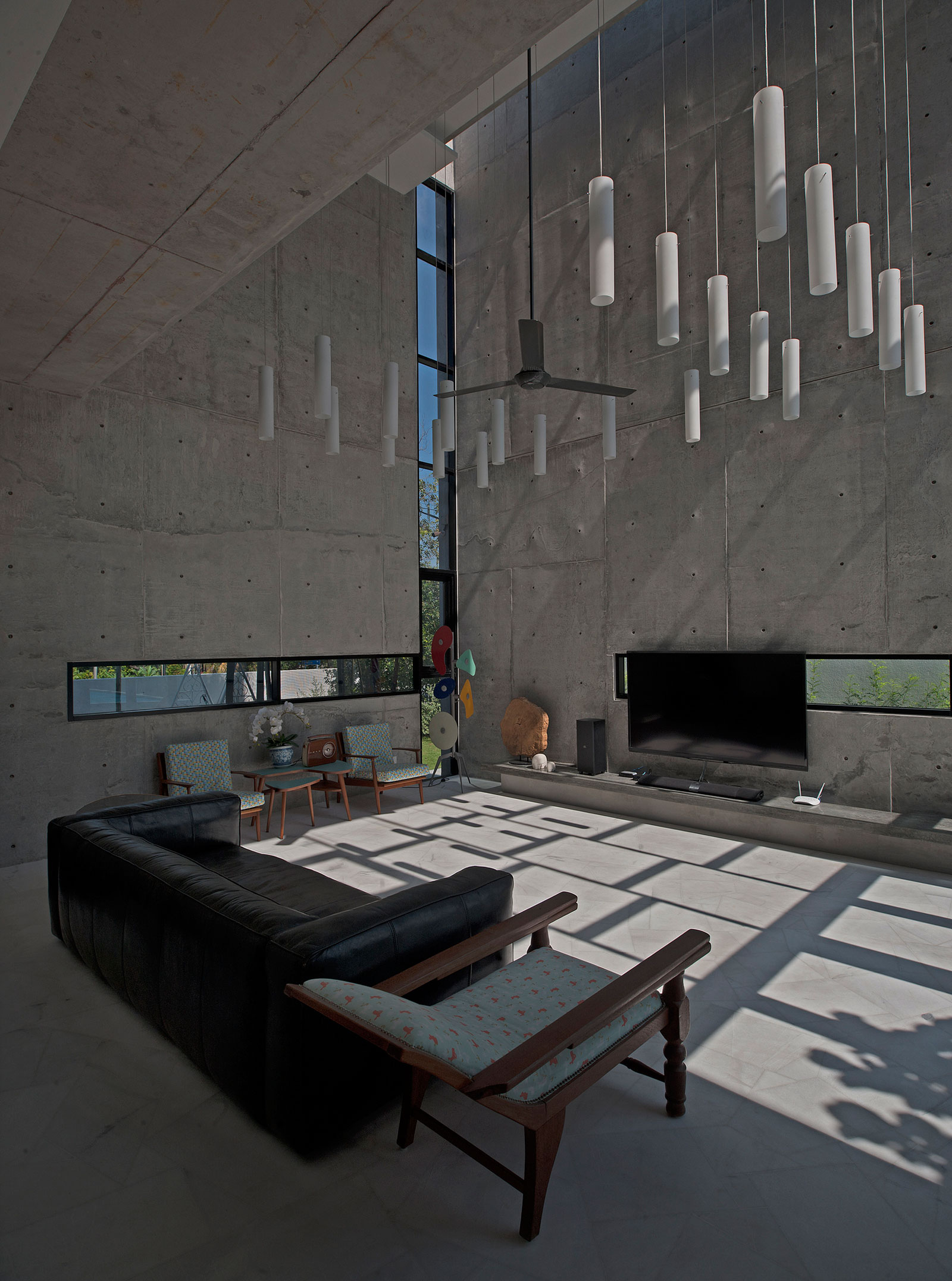 A Spacious Contemporary House with Stunning and Elegant Interiors in Selangor, Malaysia by Seshan Design (9)
