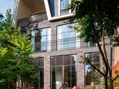 A Spacious Contemporary Townhouse with Balconies and Full-Storey Windows in Rotterdam
