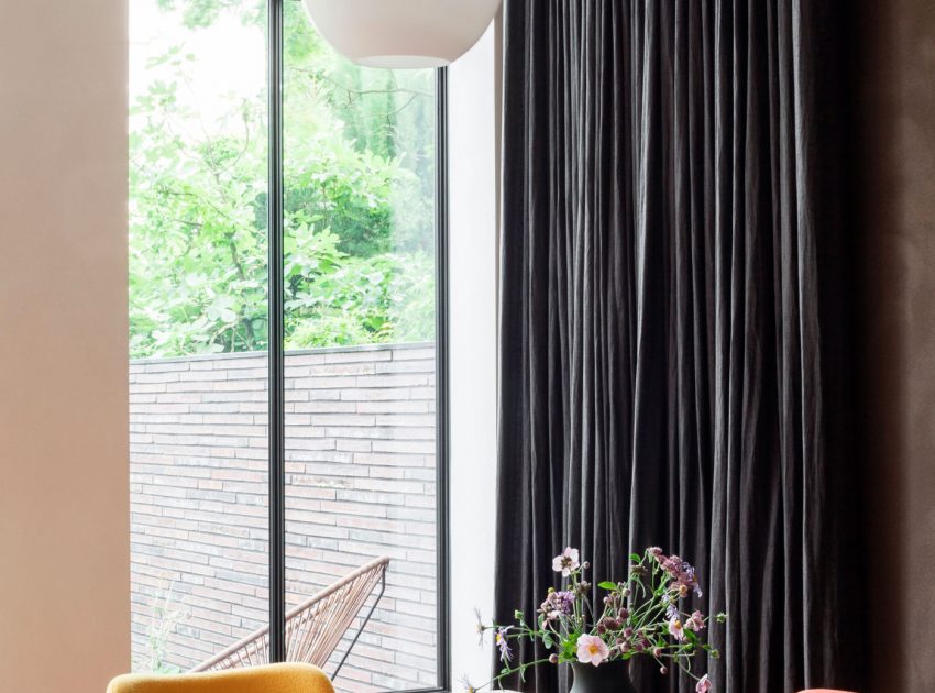 A Spacious Contemporary Townhouse with Balconies and Full-Storey Windows in Rotterdam by Paul de Ruiter Architects & Chris Collaris (15)