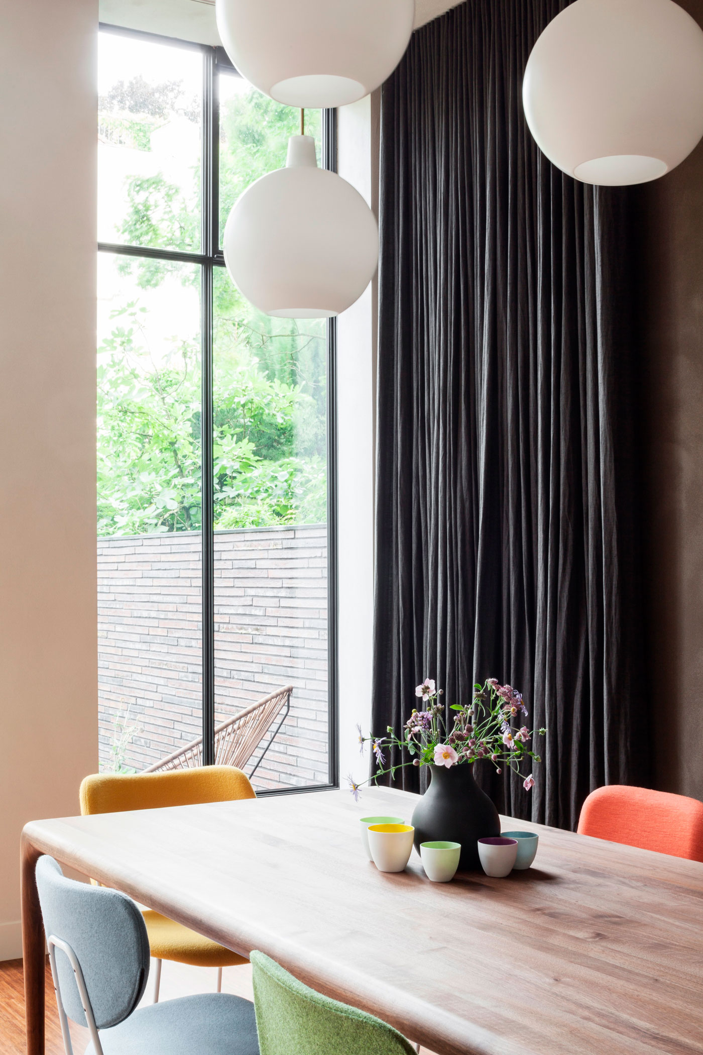 A Spacious Contemporary Townhouse with Balconies and Full-Storey Windows in Rotterdam by Paul de Ruiter Architects & Chris Collaris (15)