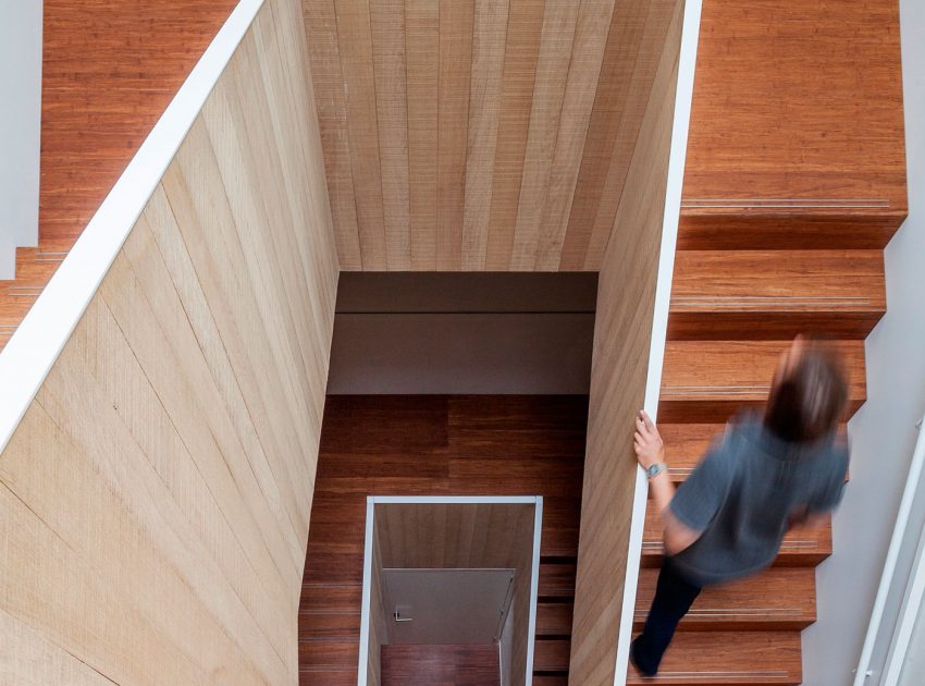 A Spacious Contemporary Townhouse with Balconies and Full-Storey Windows in Rotterdam by Paul de Ruiter Architects & Chris Collaris (18)