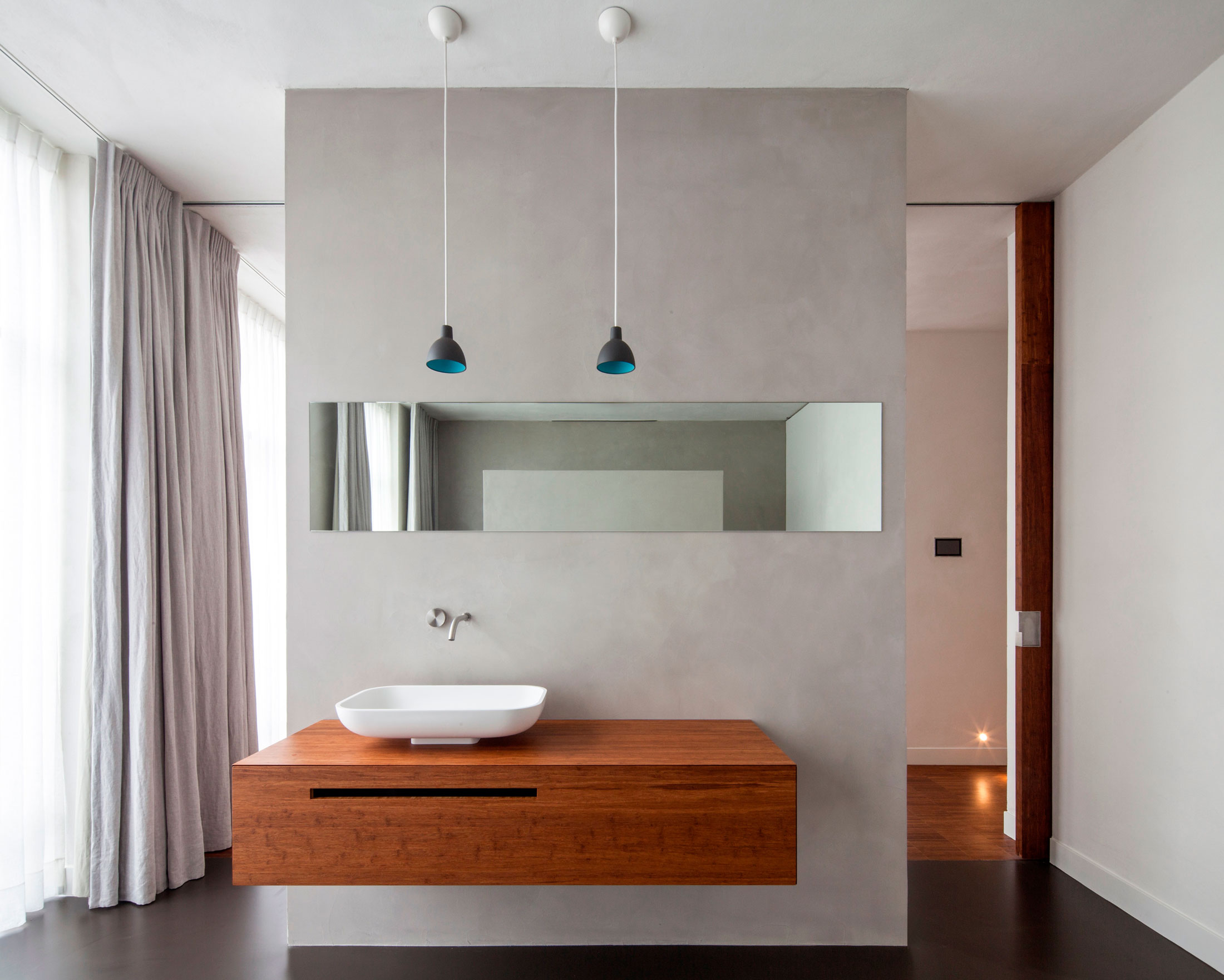 A Spacious Contemporary Townhouse with Balconies and Full-Storey Windows in Rotterdam by Paul de Ruiter Architects & Chris Collaris (22)