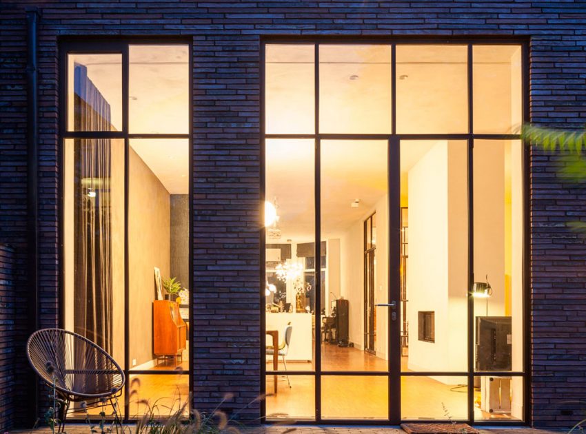 A Spacious Contemporary Townhouse with Balconies and Full-Storey Windows in Rotterdam by Paul de Ruiter Architects & Chris Collaris (26)