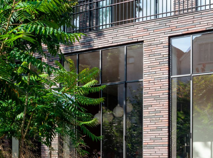 A Spacious Contemporary Townhouse with Balconies and Full-Storey Windows in Rotterdam by Paul de Ruiter Architects & Chris Collaris (3)