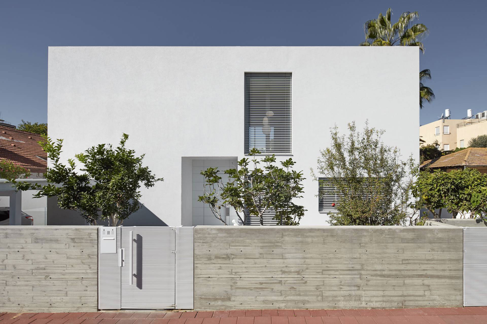 A Spacious Cube-Shaped House with Modern Features in Ramat Gan, Israel by Ella Sahar (1)