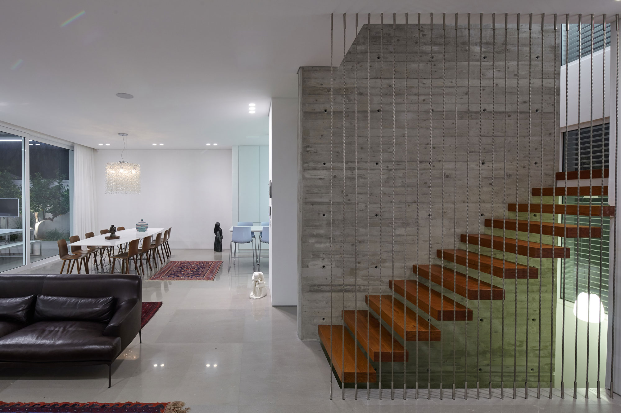 A Spacious Cube-Shaped House with Modern Features in Ramat Gan, Israel by Ella Sahar (15)