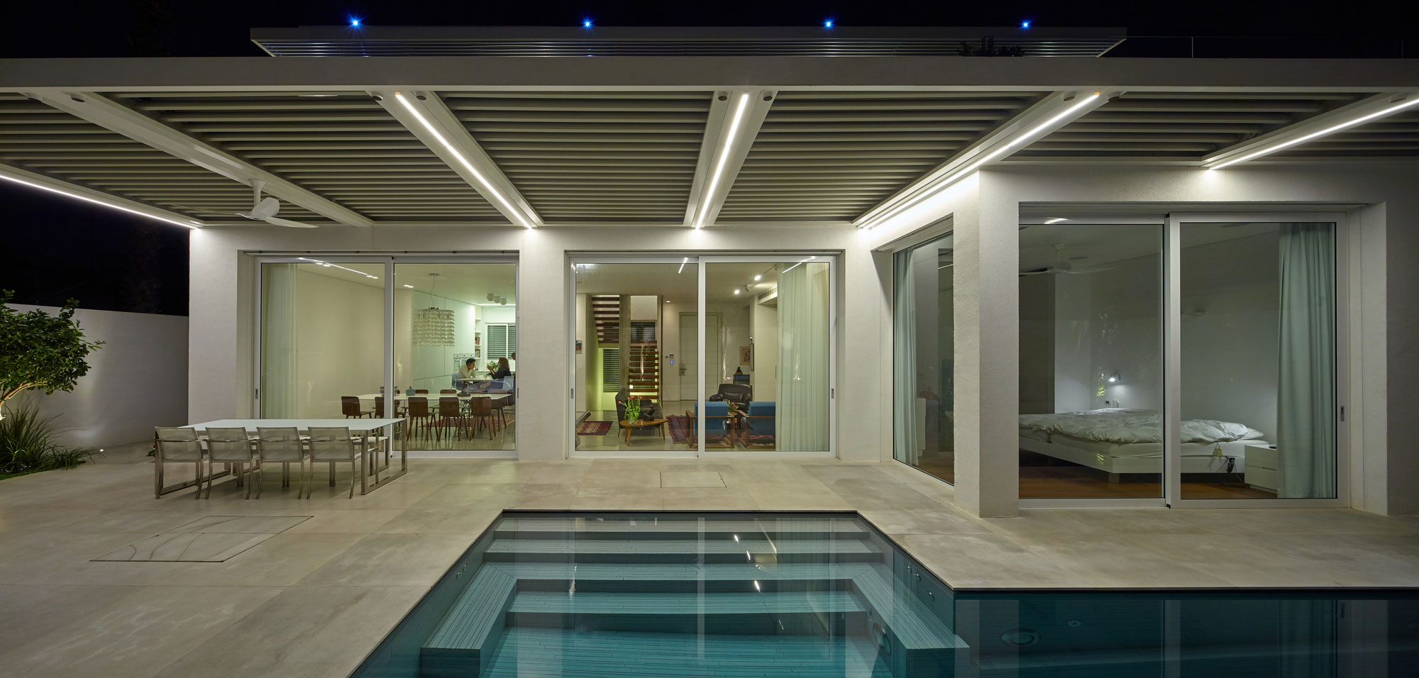 A Spacious Cube-Shaped House with Modern Features in Ramat Gan, Israel by Ella Sahar (22)