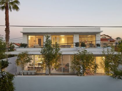 A Spacious Cube-Shaped House with Modern Features in Ramat Gan, Israel by Ella Sahar (28)