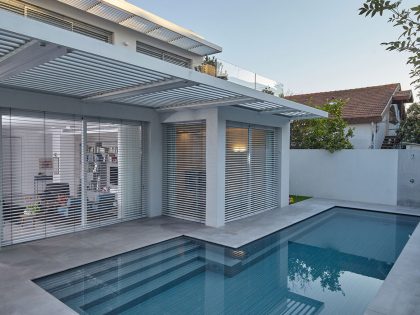 A Spacious Cube-Shaped House with Modern Features in Ramat Gan, Israel by Ella Sahar (3)