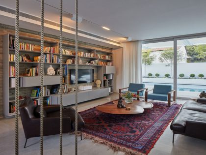 A Spacious Cube-Shaped House with Modern Features in Ramat Gan, Israel by Ella Sahar (8)