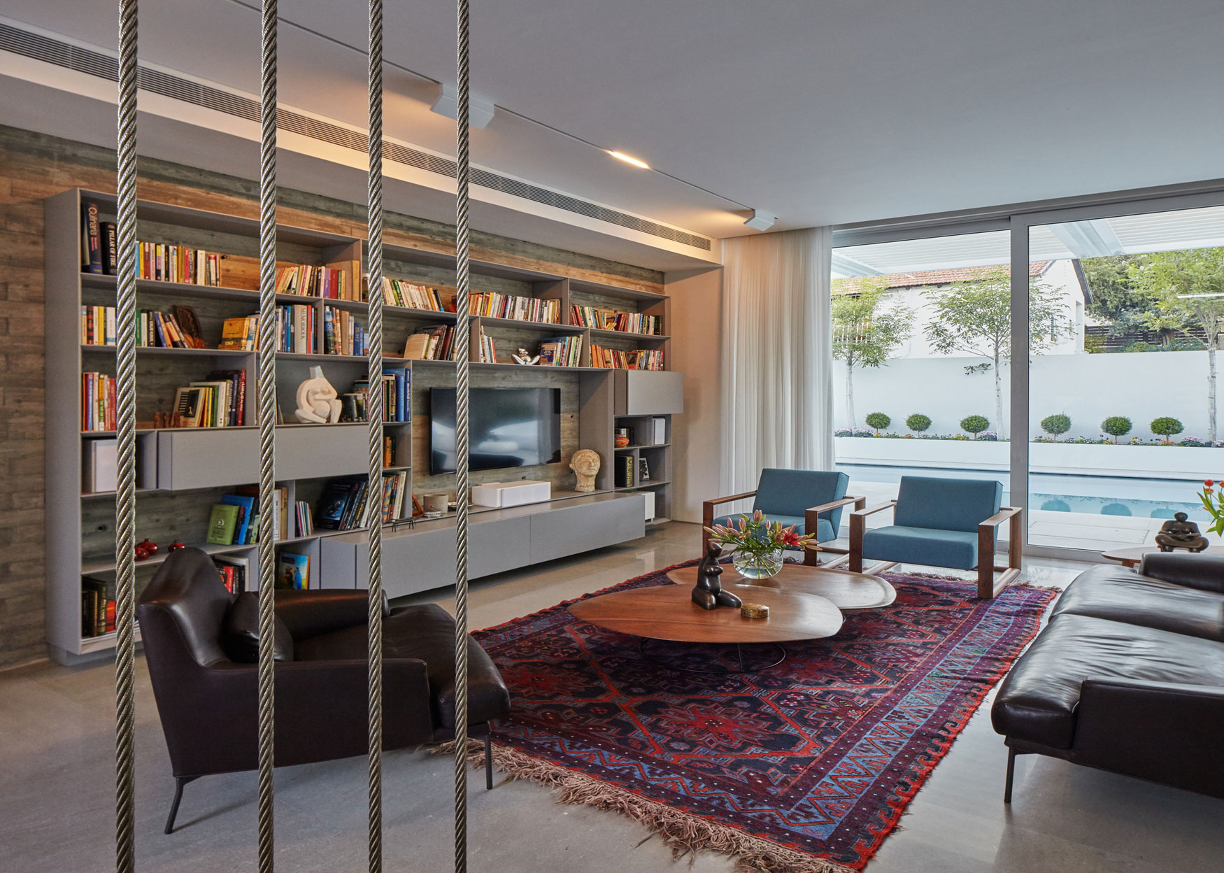 A Spacious Cube-Shaped House with Modern Features in Ramat Gan, Israel by Ella Sahar (8)