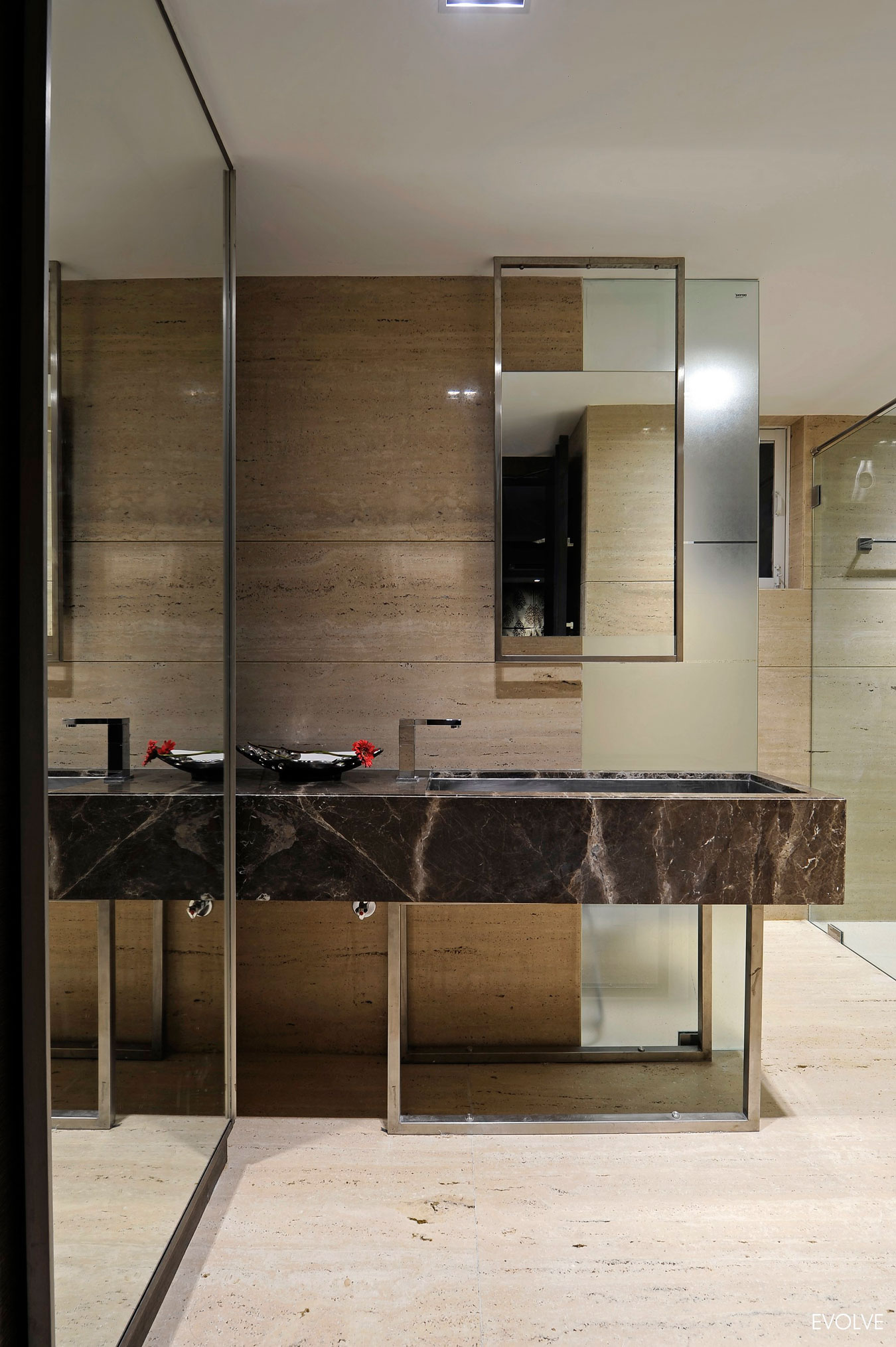 A Spacious and Practical Apartment with Modern Look in Mumbai, India by Evolve (18)