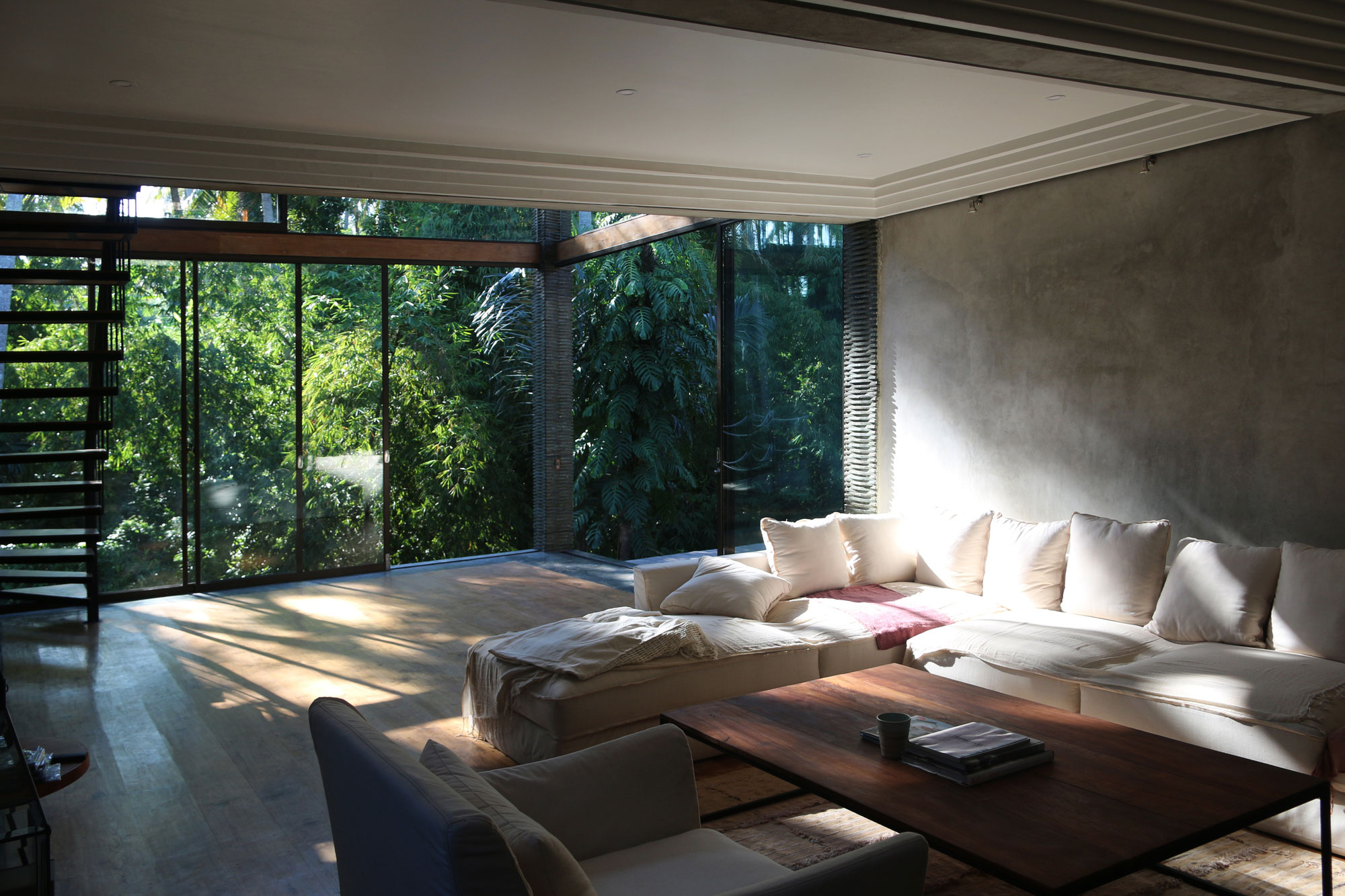 A Spectacular Contemporary Home in a Lush Tropical Environment of Bali, Indonesia by Alexis Dornier (11)