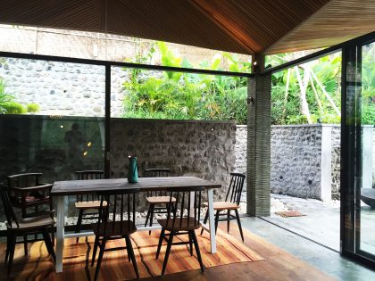 A Spectacular Contemporary Home in a Lush Tropical Environment of Bali, Indonesia by Alexis Dornier (19)