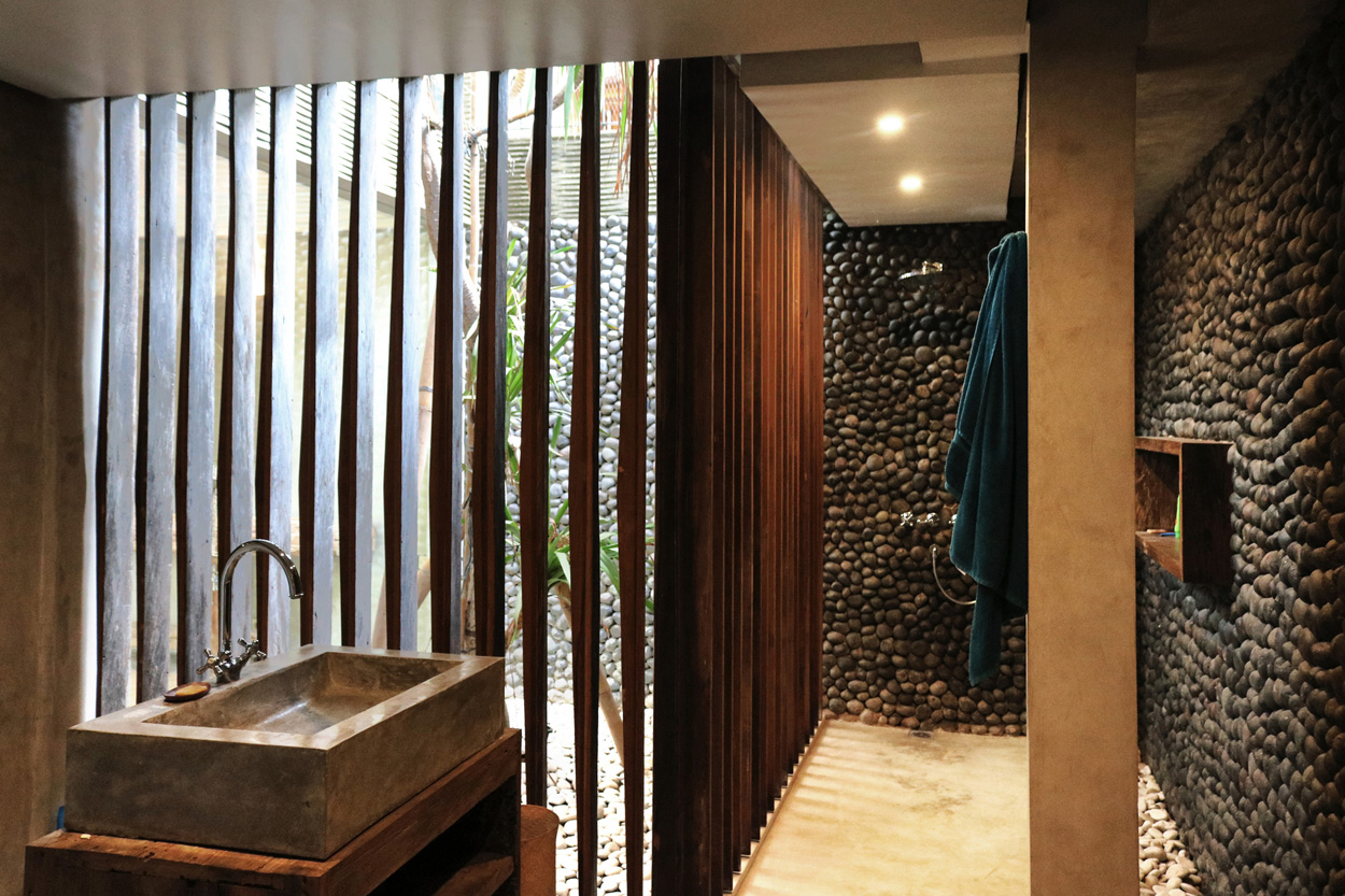 A Spectacular Contemporary Home in a Lush Tropical Environment of Bali, Indonesia by Alexis Dornier (25)
