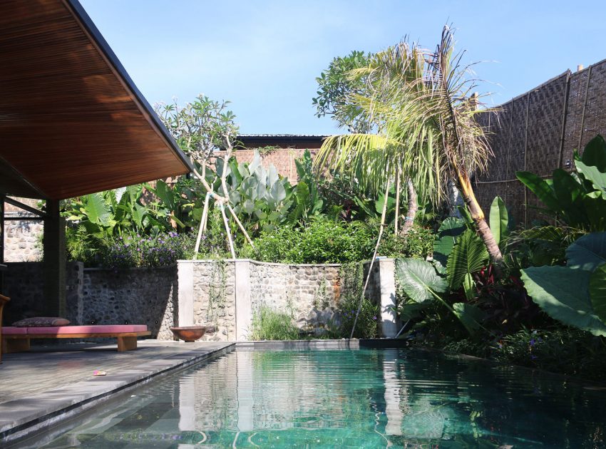 A Spectacular Contemporary Home in a Lush Tropical Environment of Bali, Indonesia by Alexis Dornier (5)
