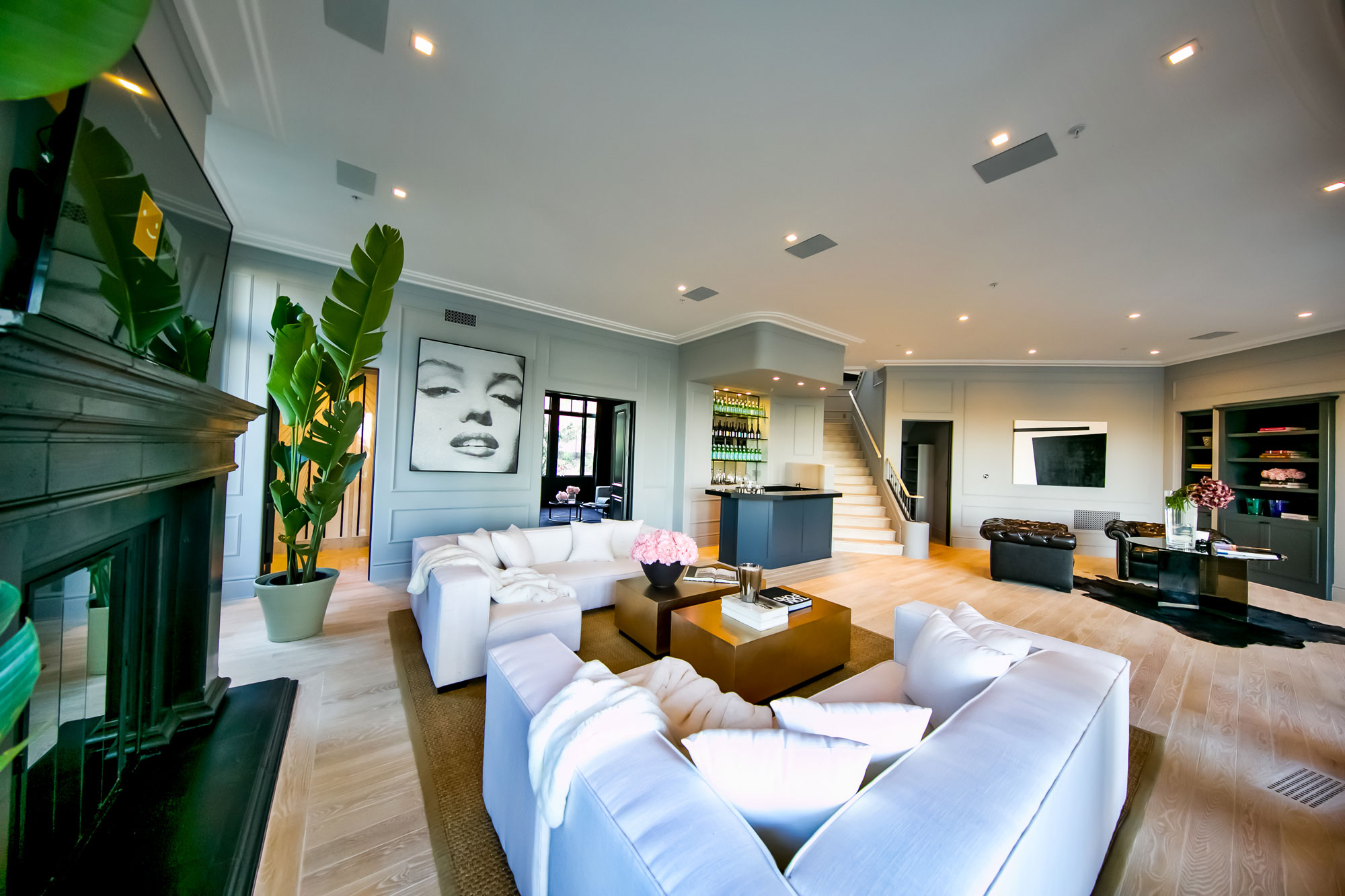A Spectacular Contemporary Home with Majestic Views of the City, Ocean and Mountains in Beverly Hills by Maxime Jacquet (17)