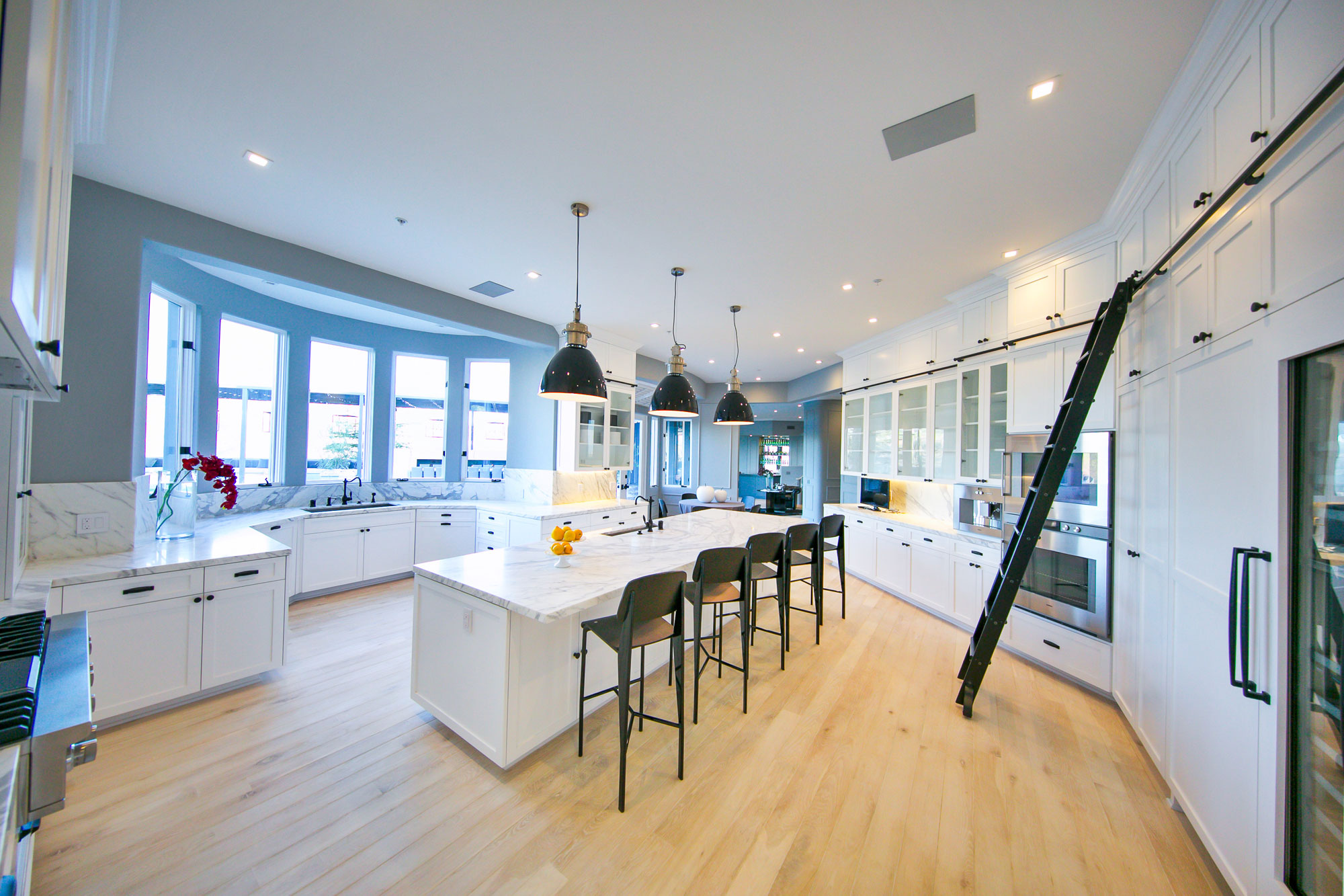 A Spectacular Contemporary Home with Majestic Views of the City, Ocean and Mountains in Beverly Hills by Maxime Jacquet (19)