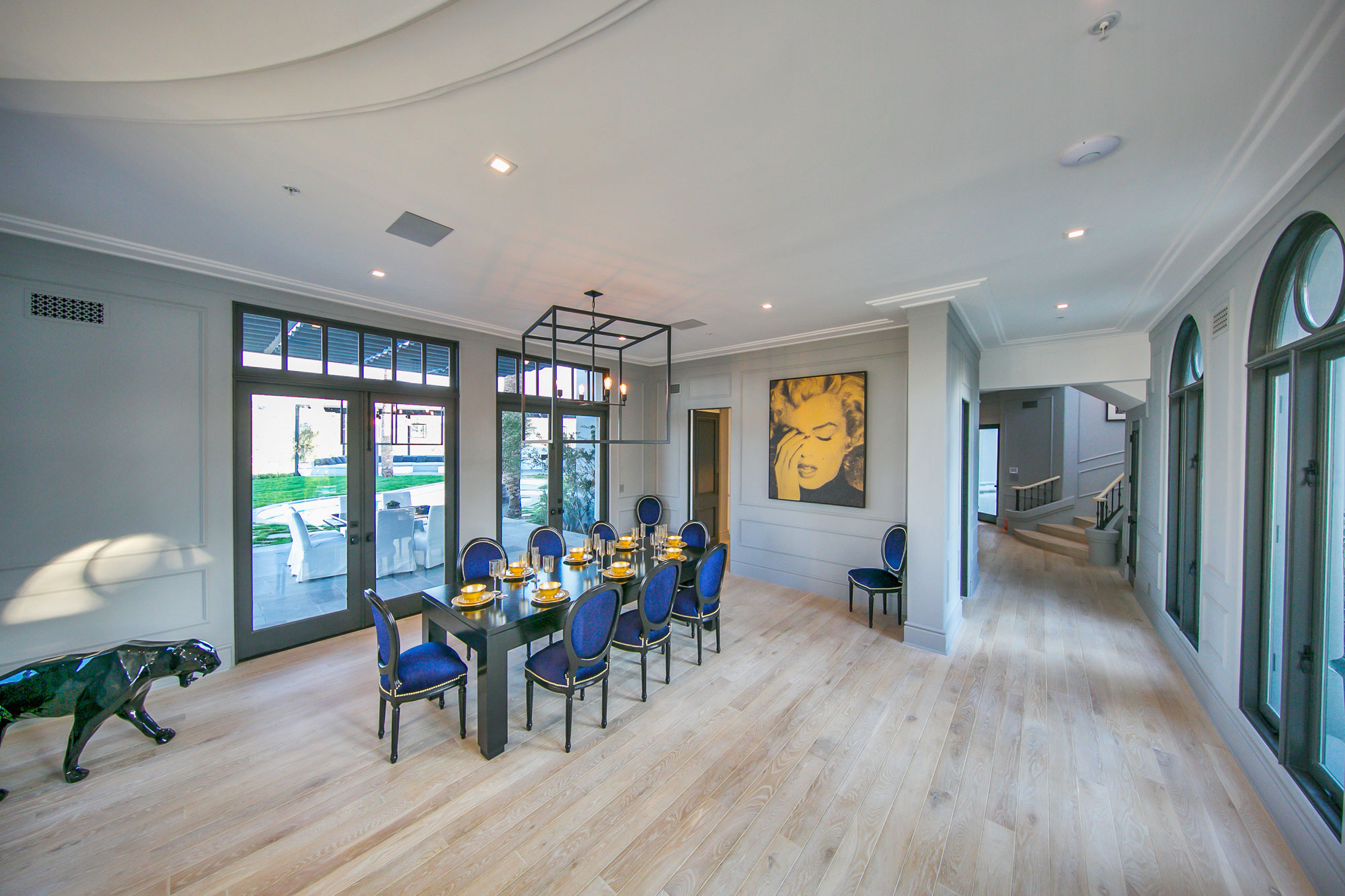 A Spectacular Contemporary Home with Majestic Views of the City, Ocean and Mountains in Beverly Hills by Maxime Jacquet (26)
